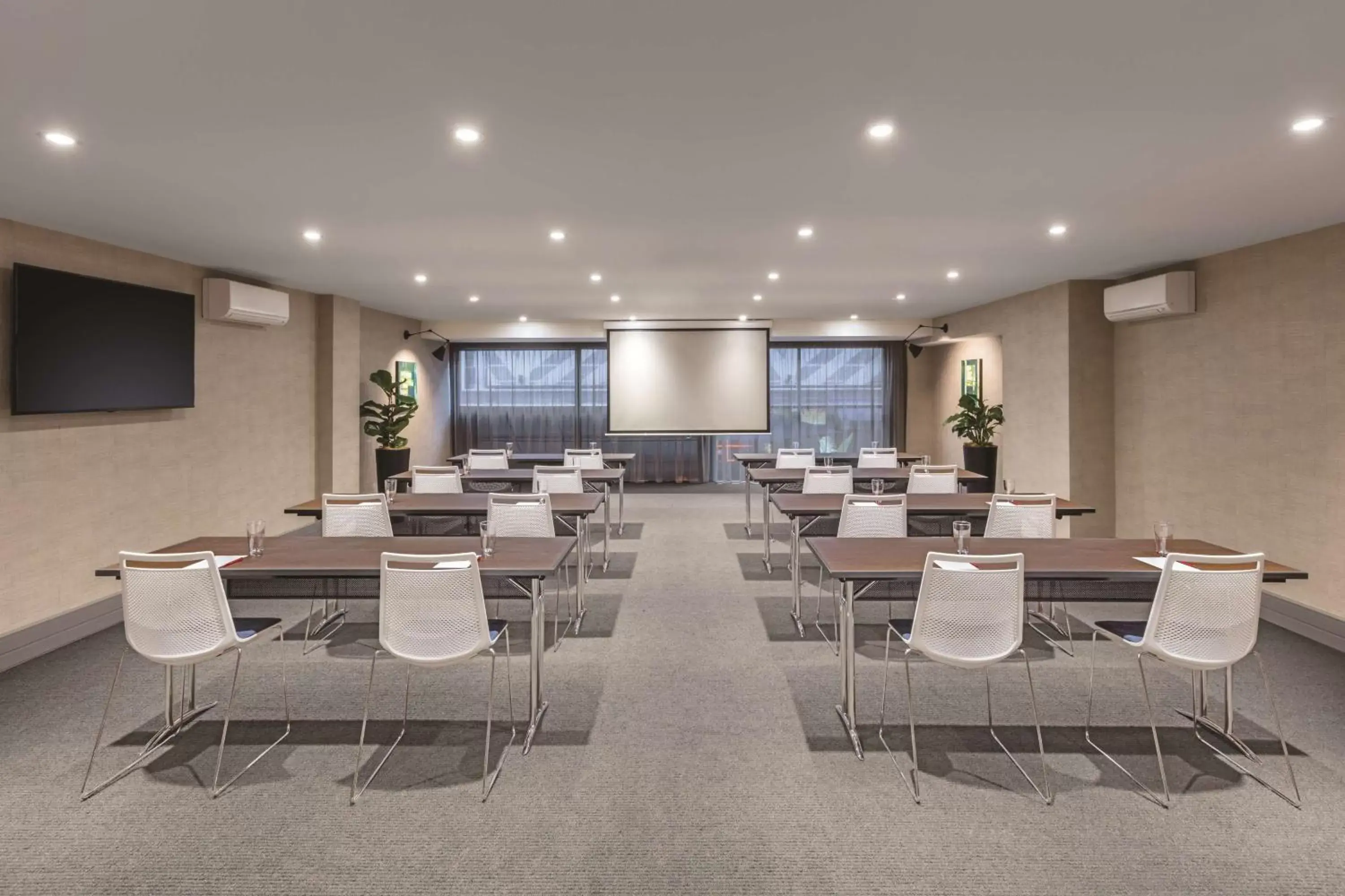 Meeting/conference room in Adina Apartment Hotel Auckland Britomart