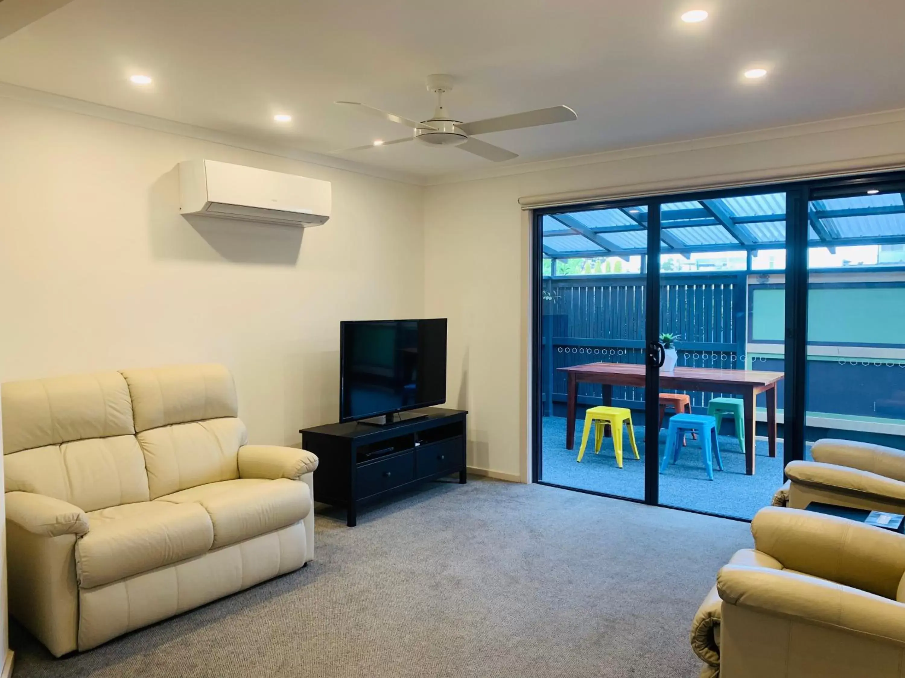 Balcony/Terrace, Seating Area in Sandpiper Motel Apollo Bay