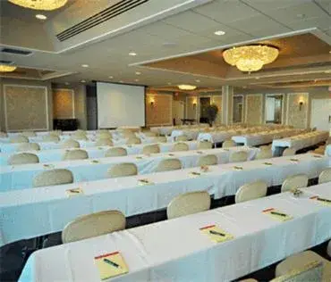 Business facilities in Oyster Point Hotel