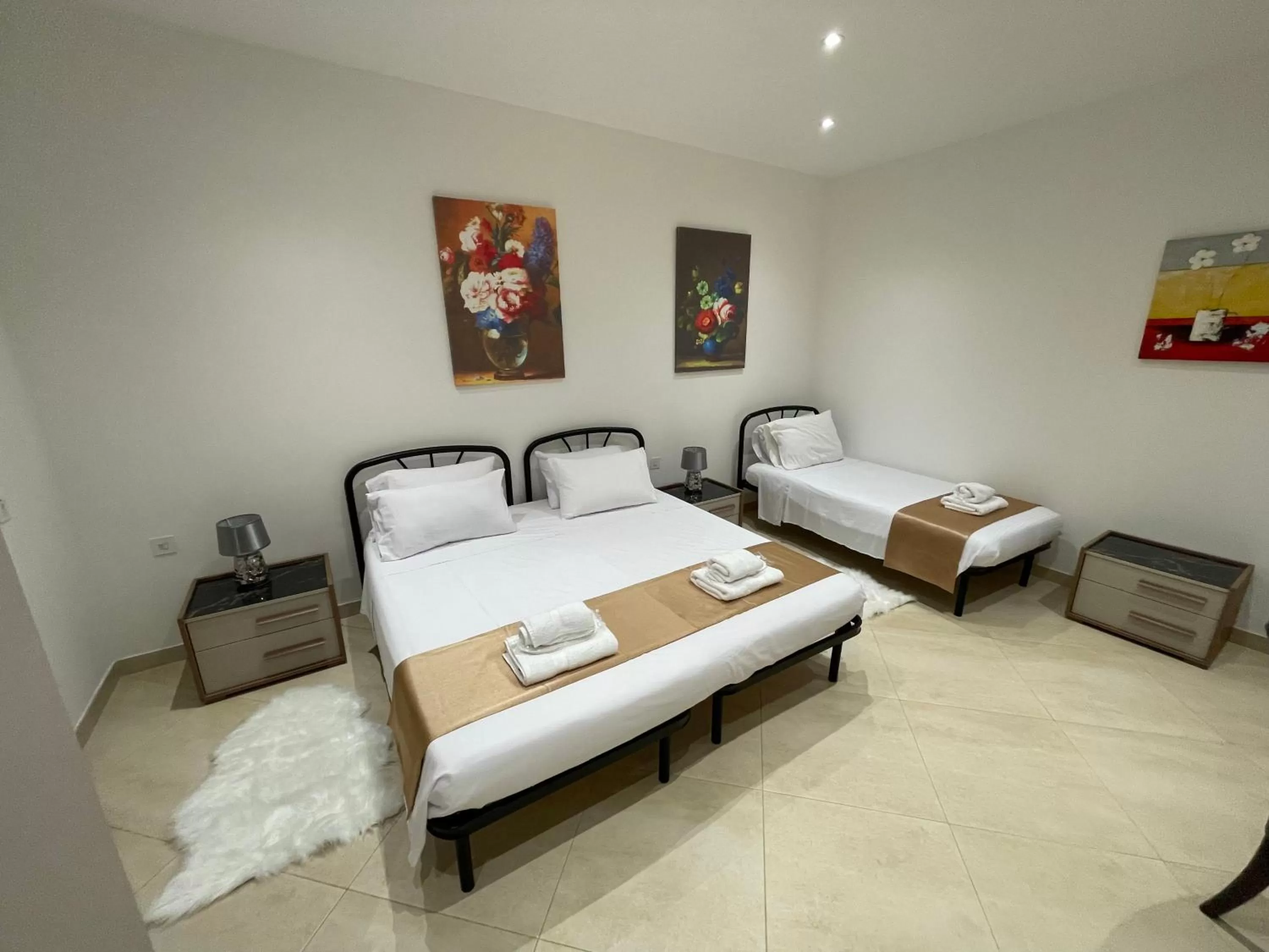 Bed in Alina Boutique Living