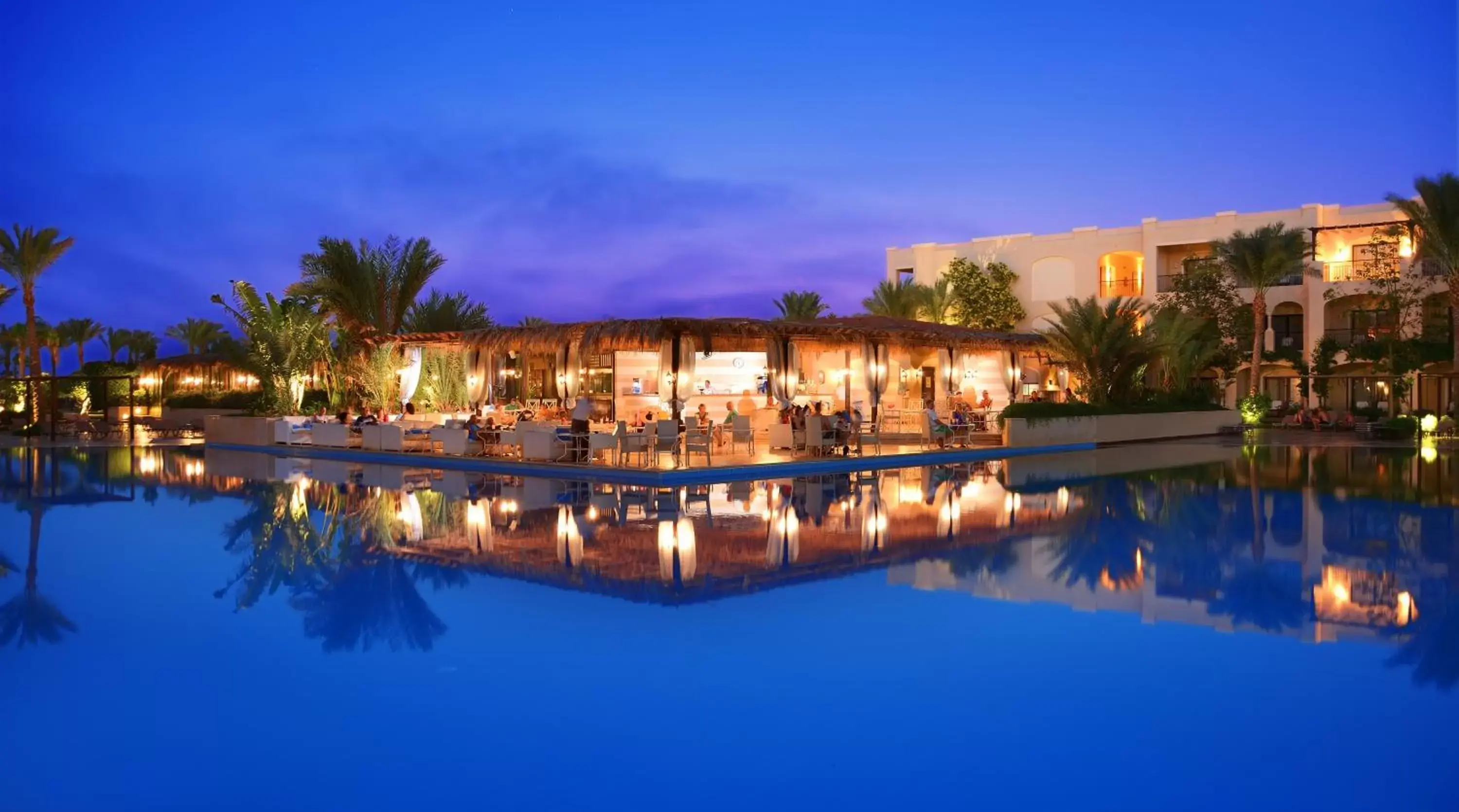 Restaurant/places to eat, Swimming Pool in Jaz Aquamarine Resort