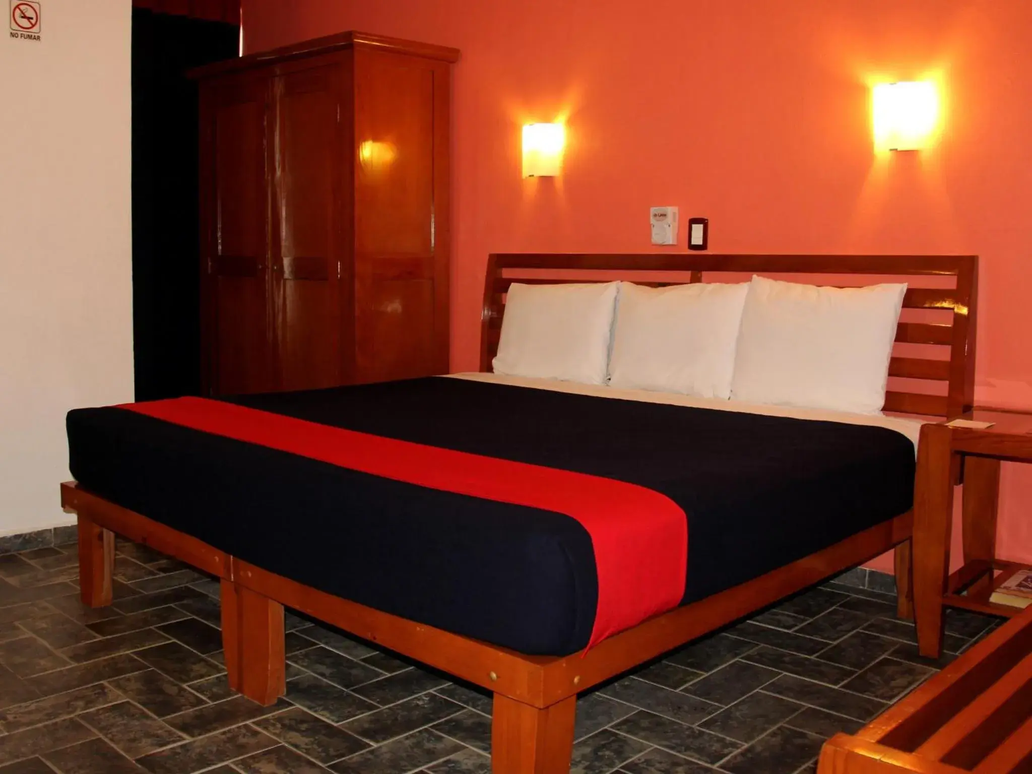 Photo of the whole room, Bed in Hotel Soberanis