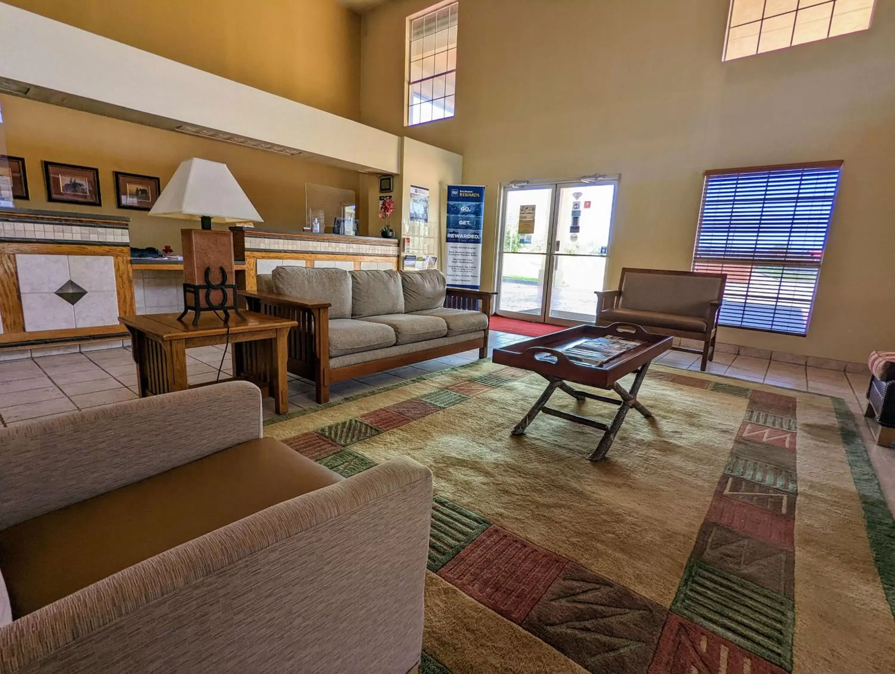 Lobby or reception, Seating Area in Best Western Executive Inn