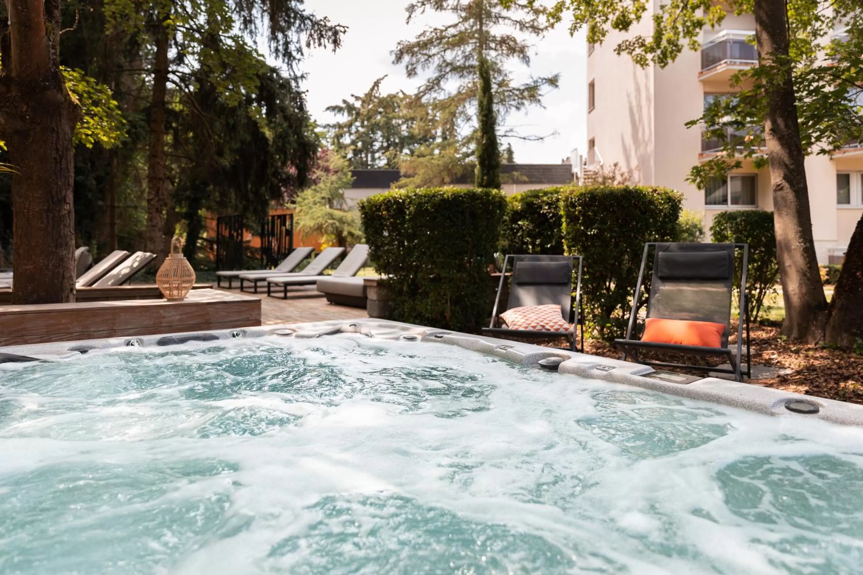 Hot Tub in Hôtel Diana Restaurant & Spa by HappyCulture