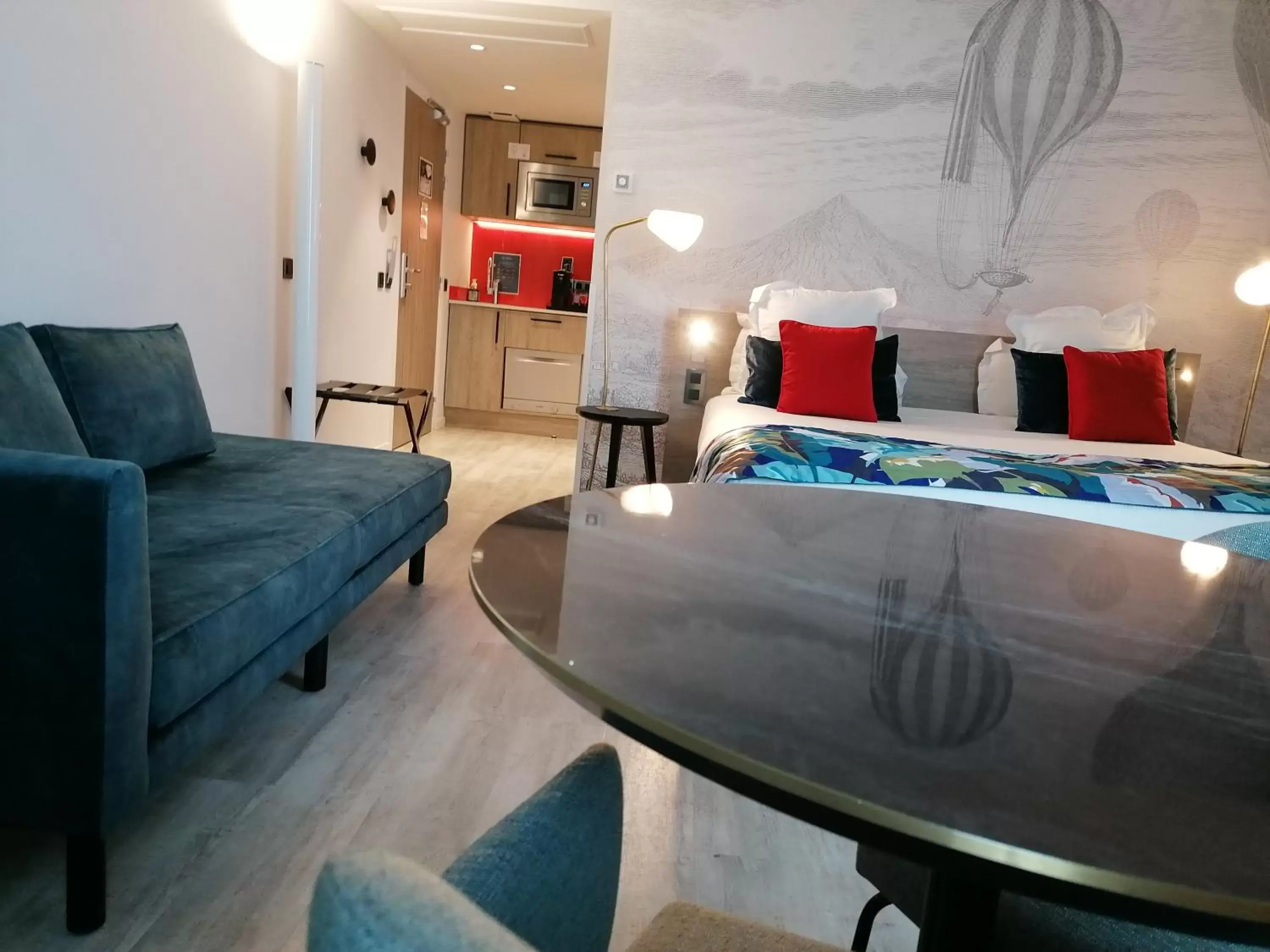 Property building, Bed in Citadines Confluent Nantes