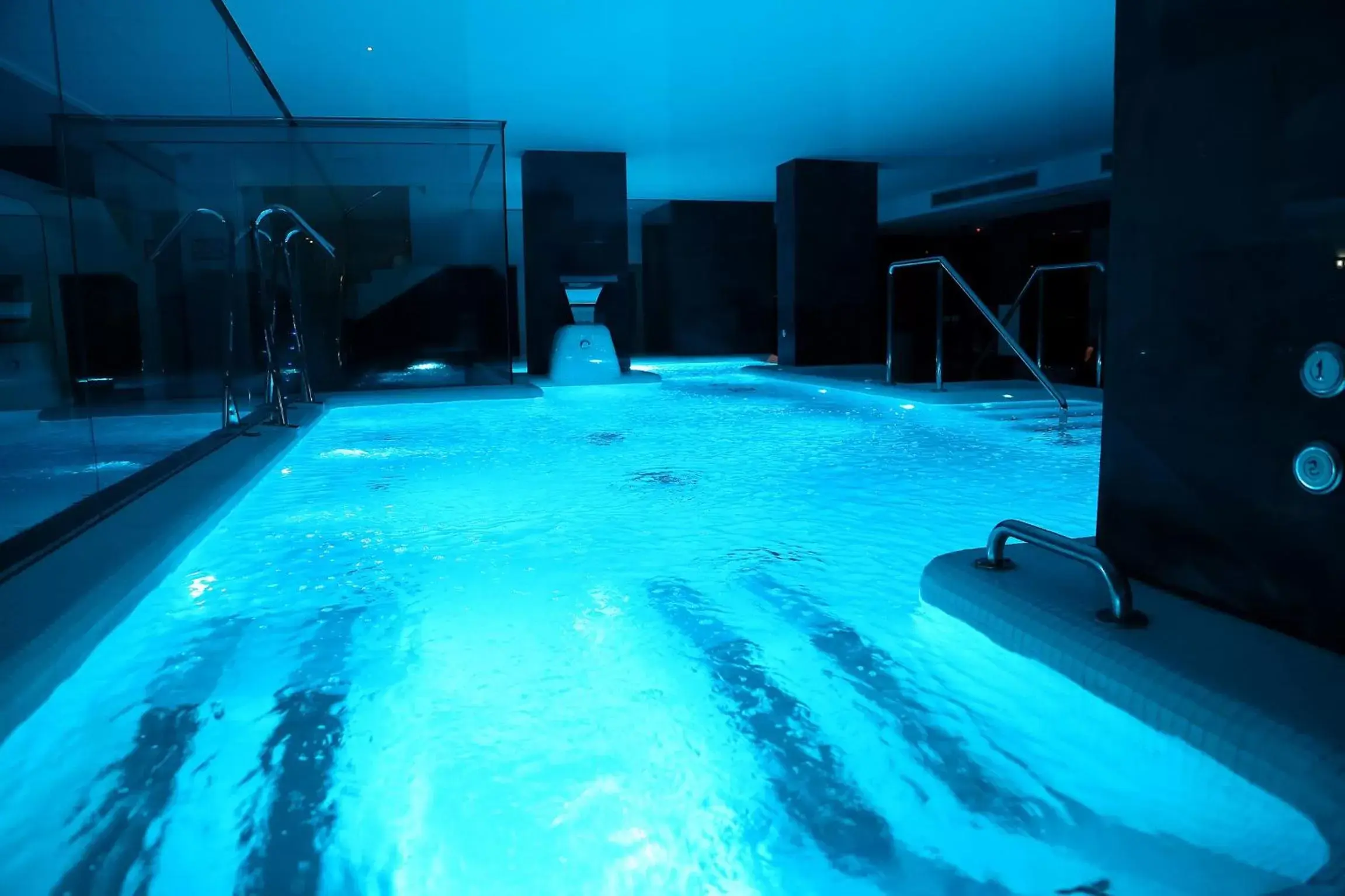 Massage, Swimming Pool in Dña Monse Hotel Spa & Golf
