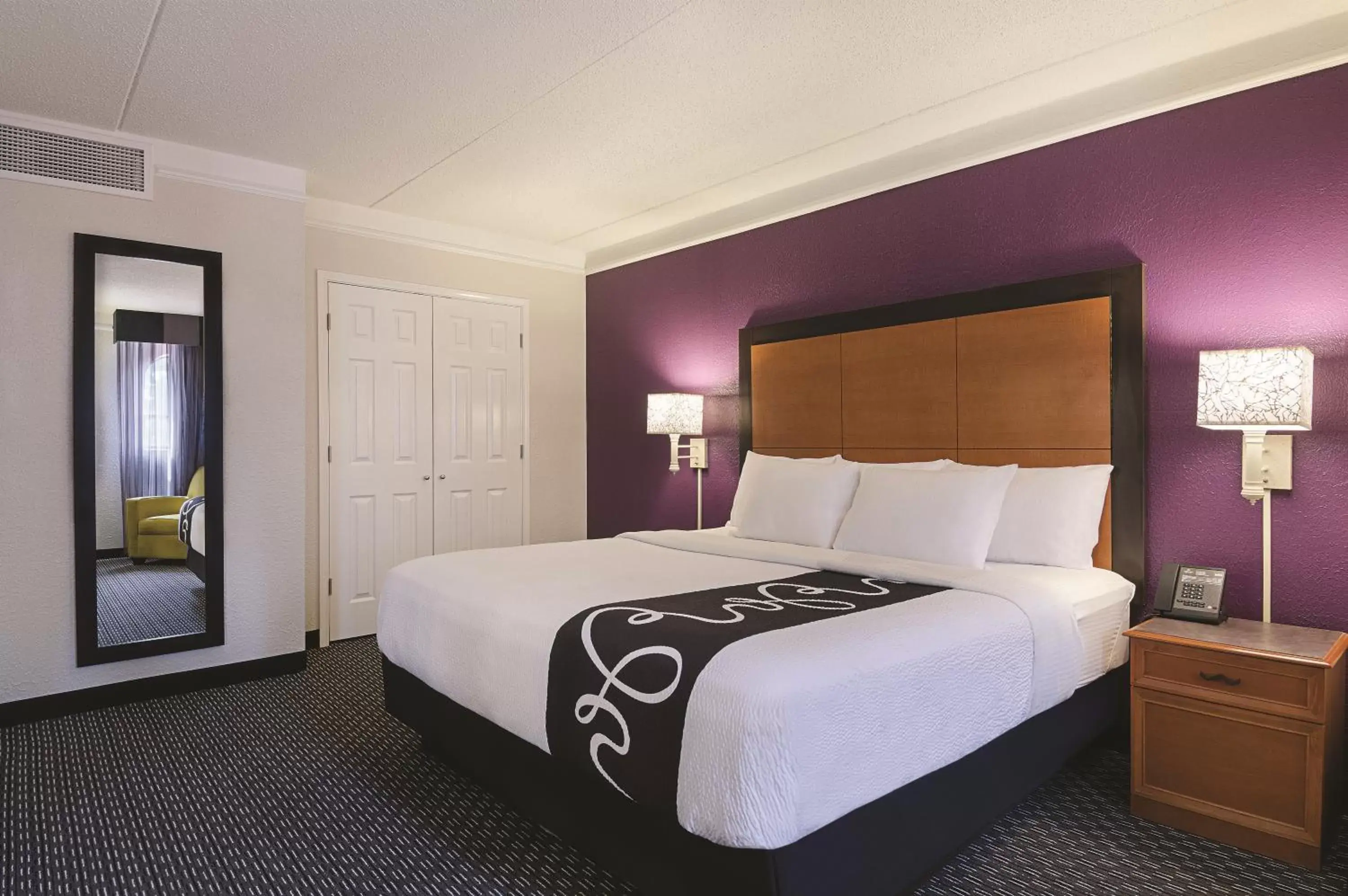 Bedroom, Bed in Baymont by Wyndham Greenville Woodruff Rd