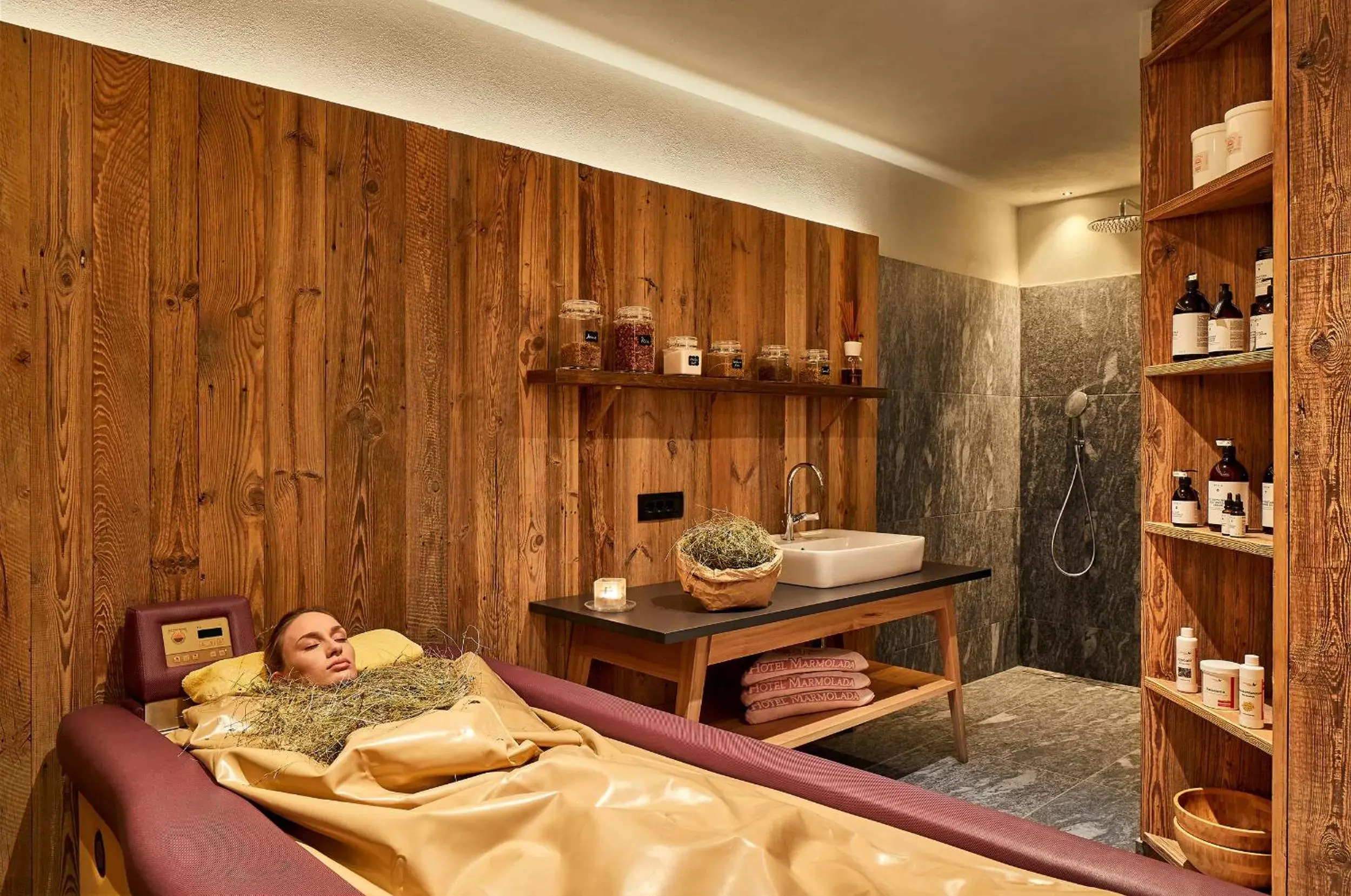 Spa and wellness centre/facilities in Hotel Marmolada