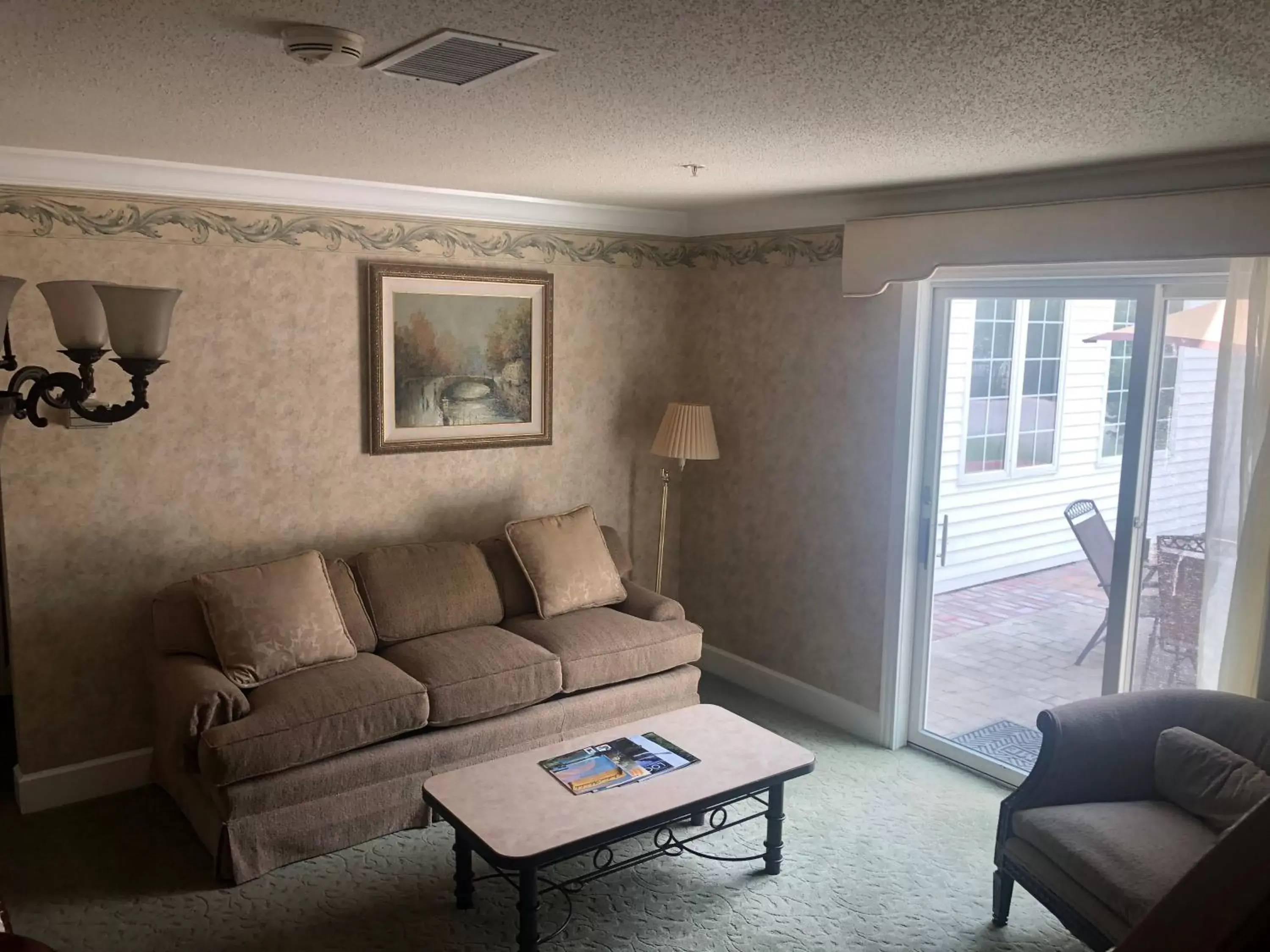 Living room, Seating Area in Phoenix Inn Resort