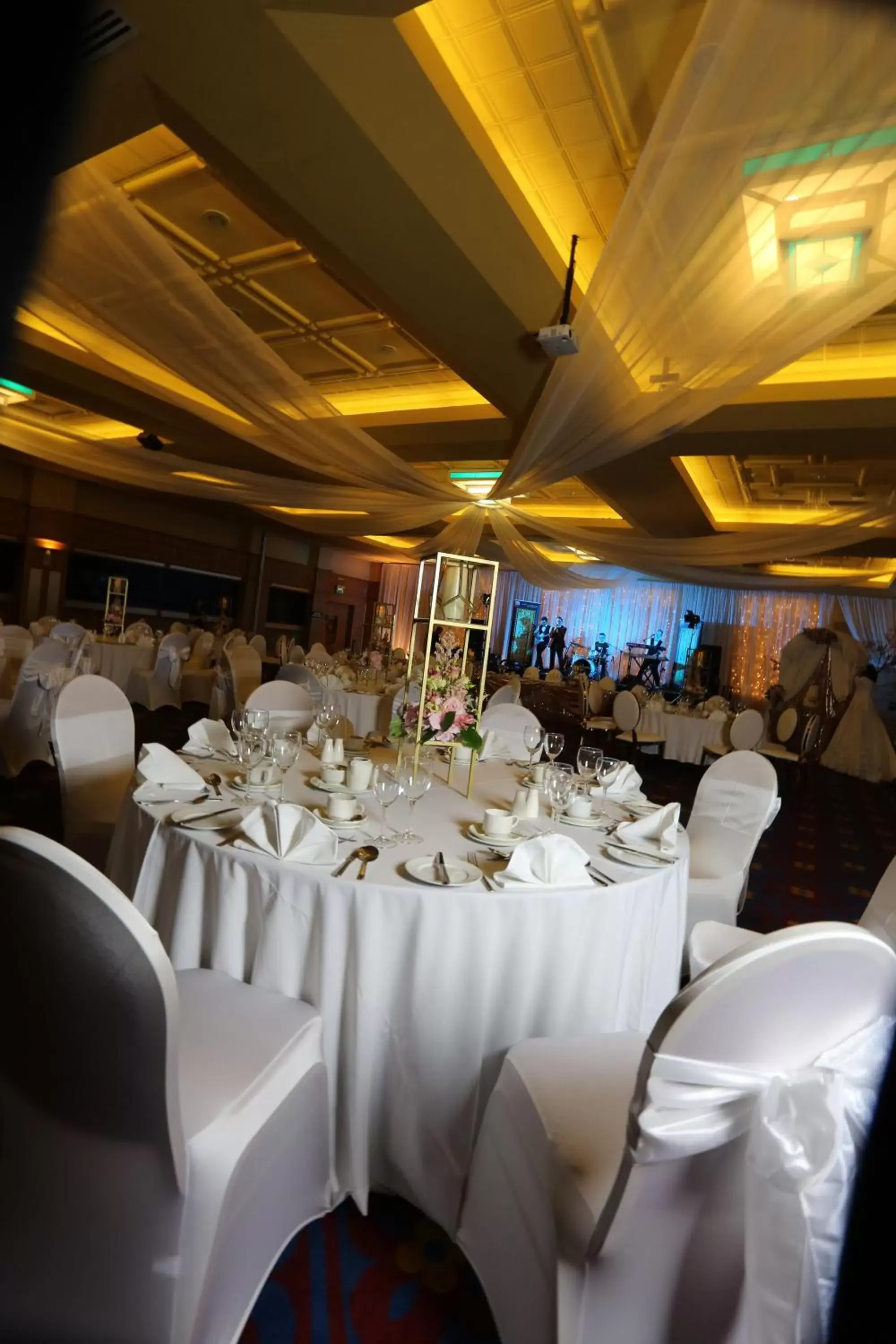 Restaurant/places to eat, Banquet Facilities in Seagoe Hotel