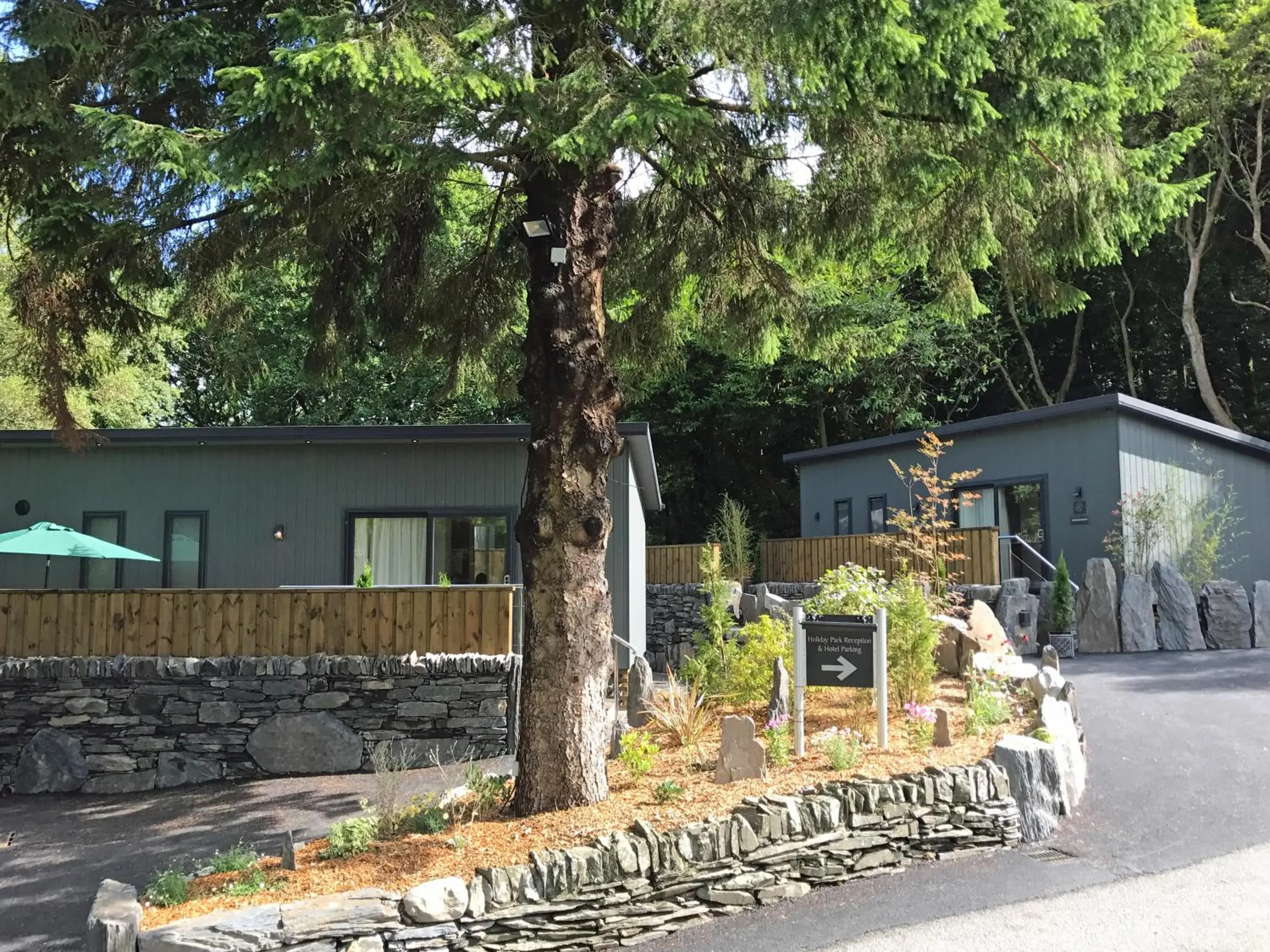 Facade/entrance, Property Building in Aberdunant Hall Country Hotel