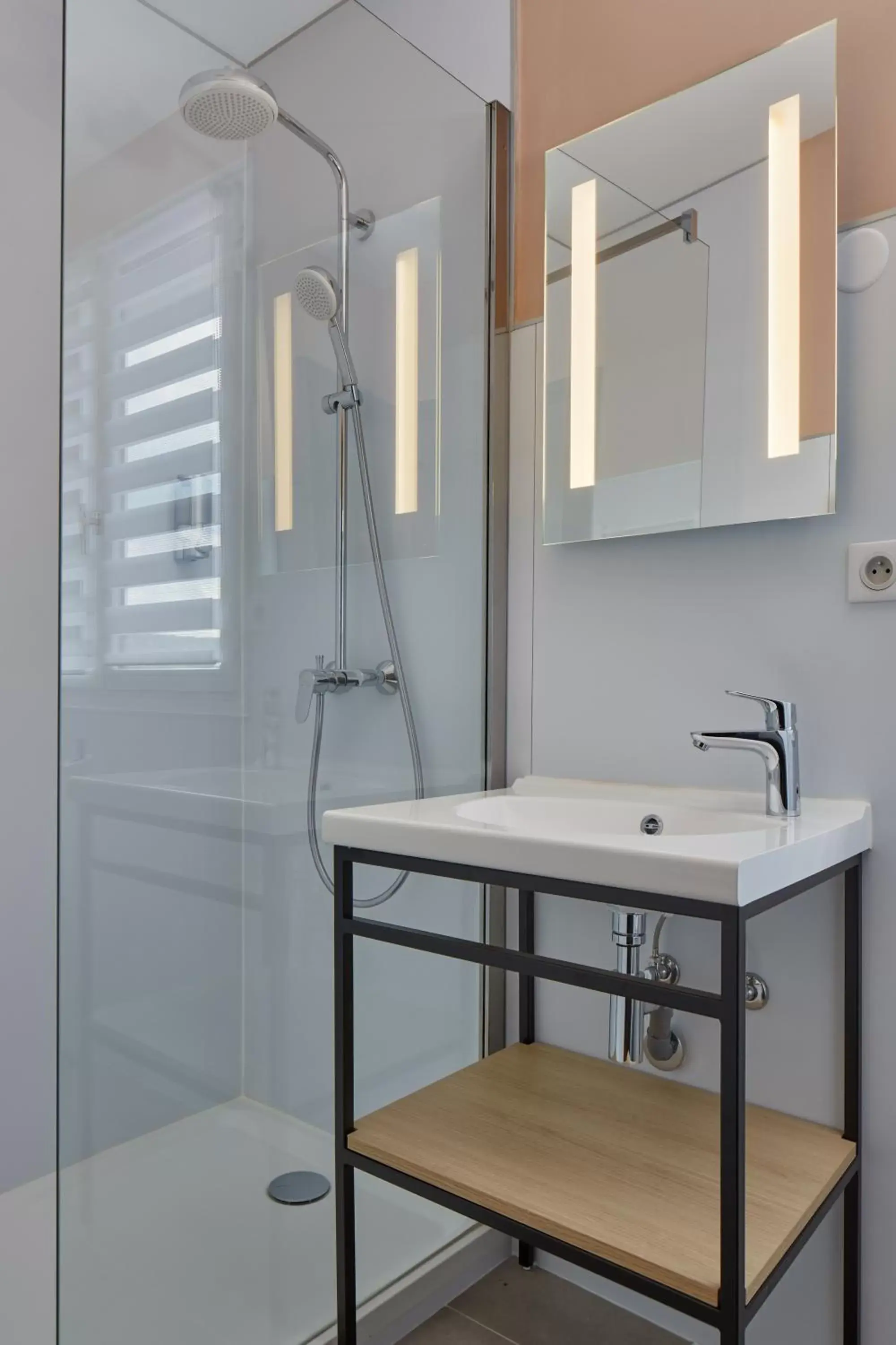 Shower, Bathroom in Maison Cabotte