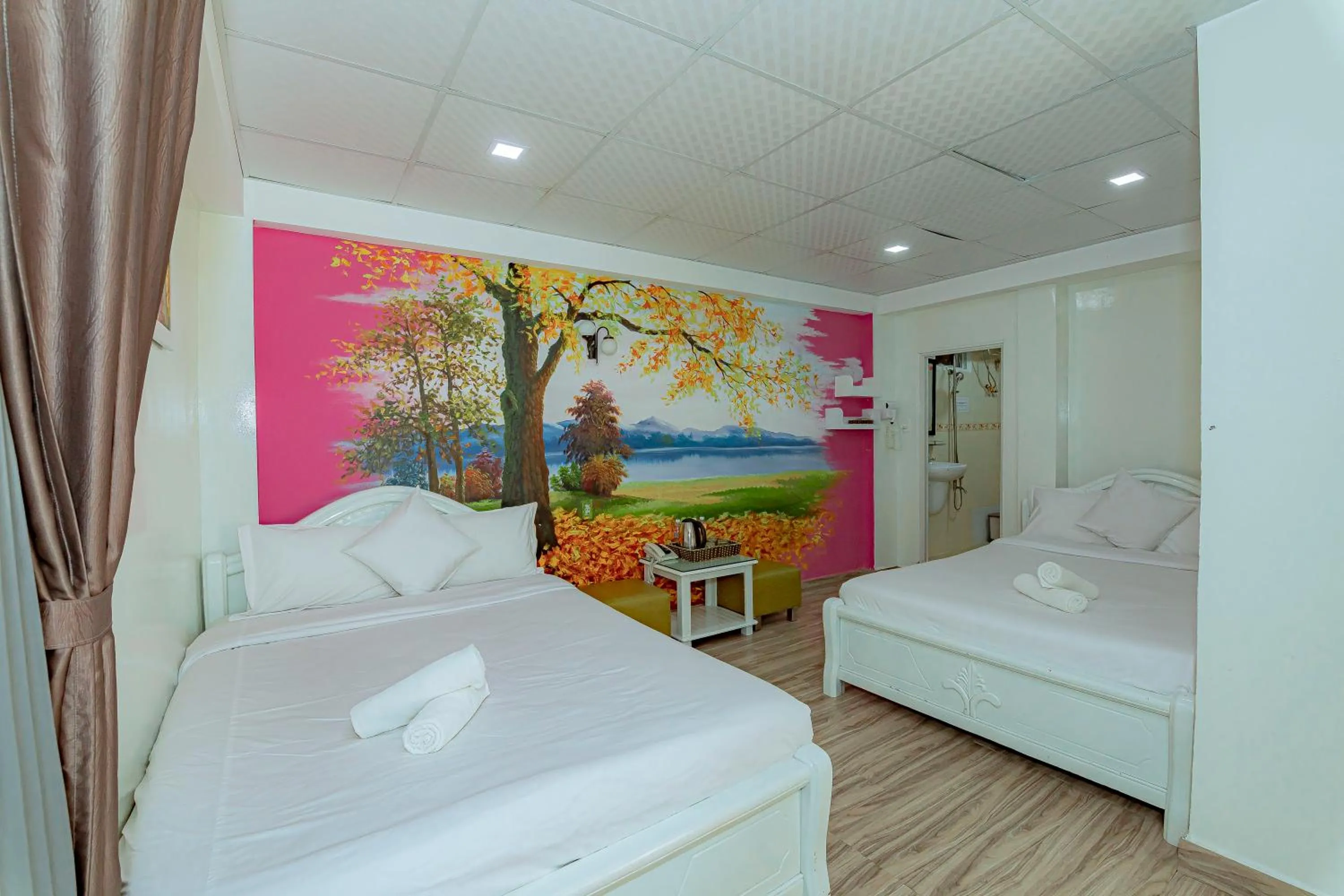 Ken's Backpackers Hotel