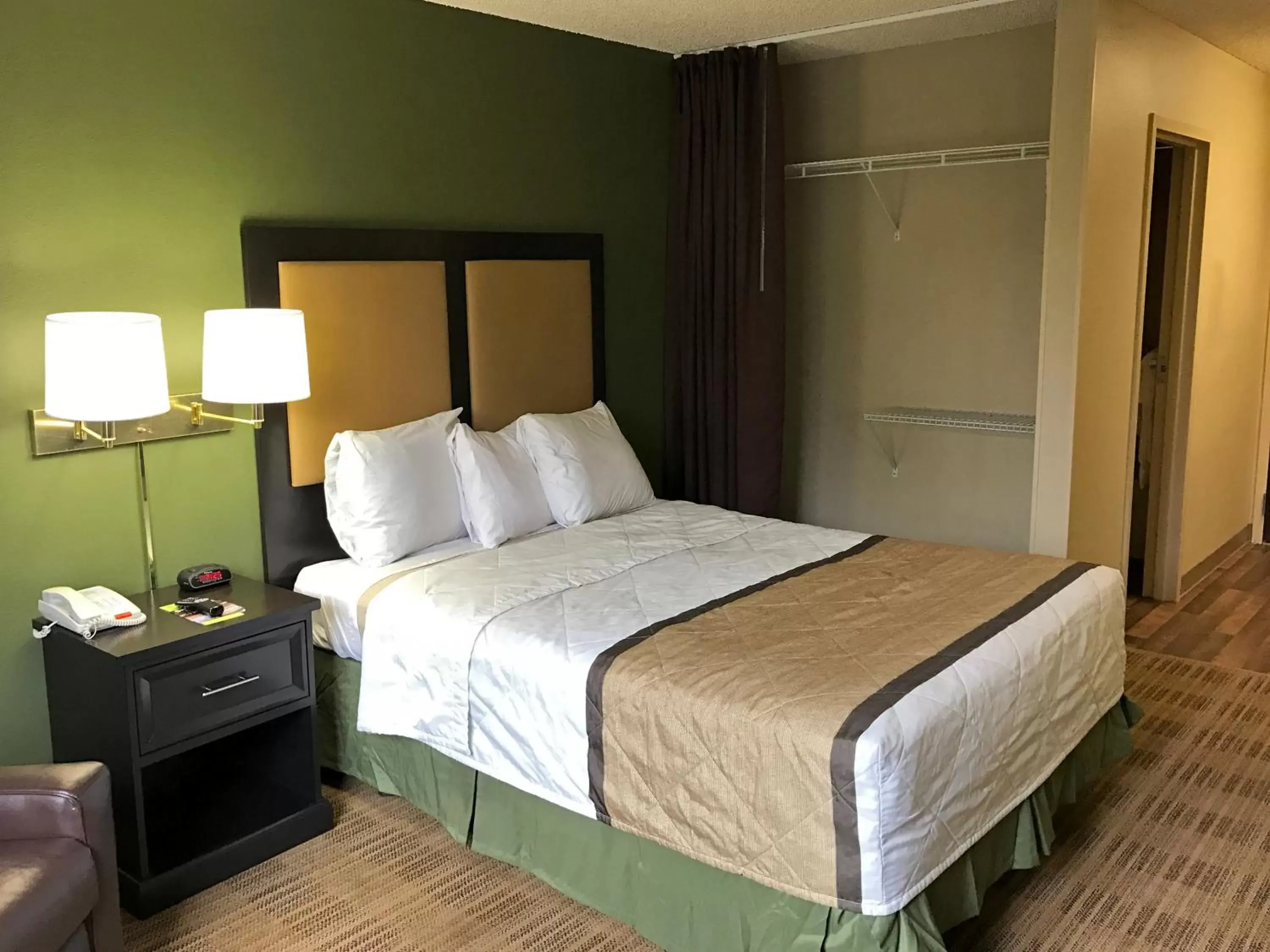 Bed in Extended Stay America Suites - Boise - Airport