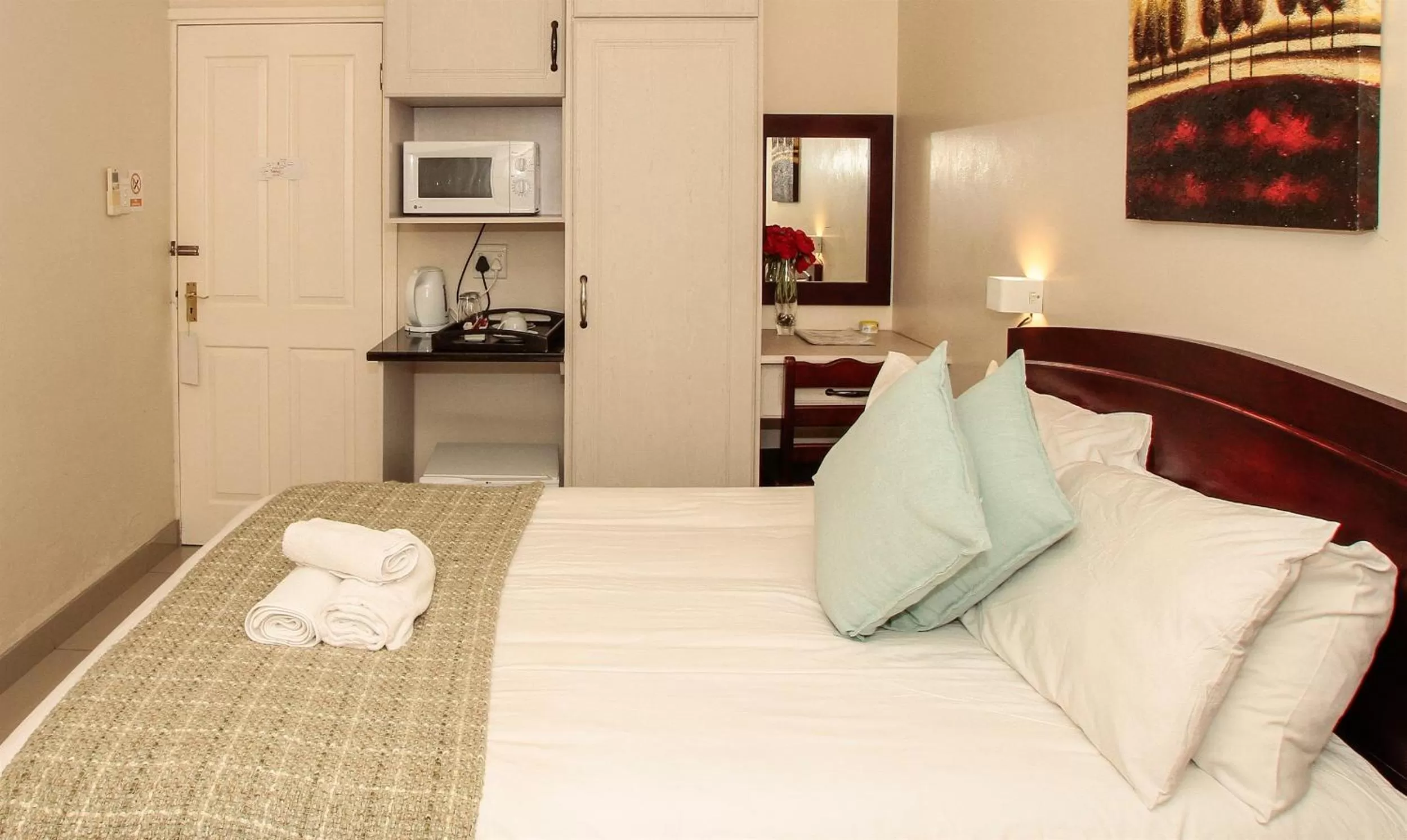 Bed in Addis Bed and Breakfast