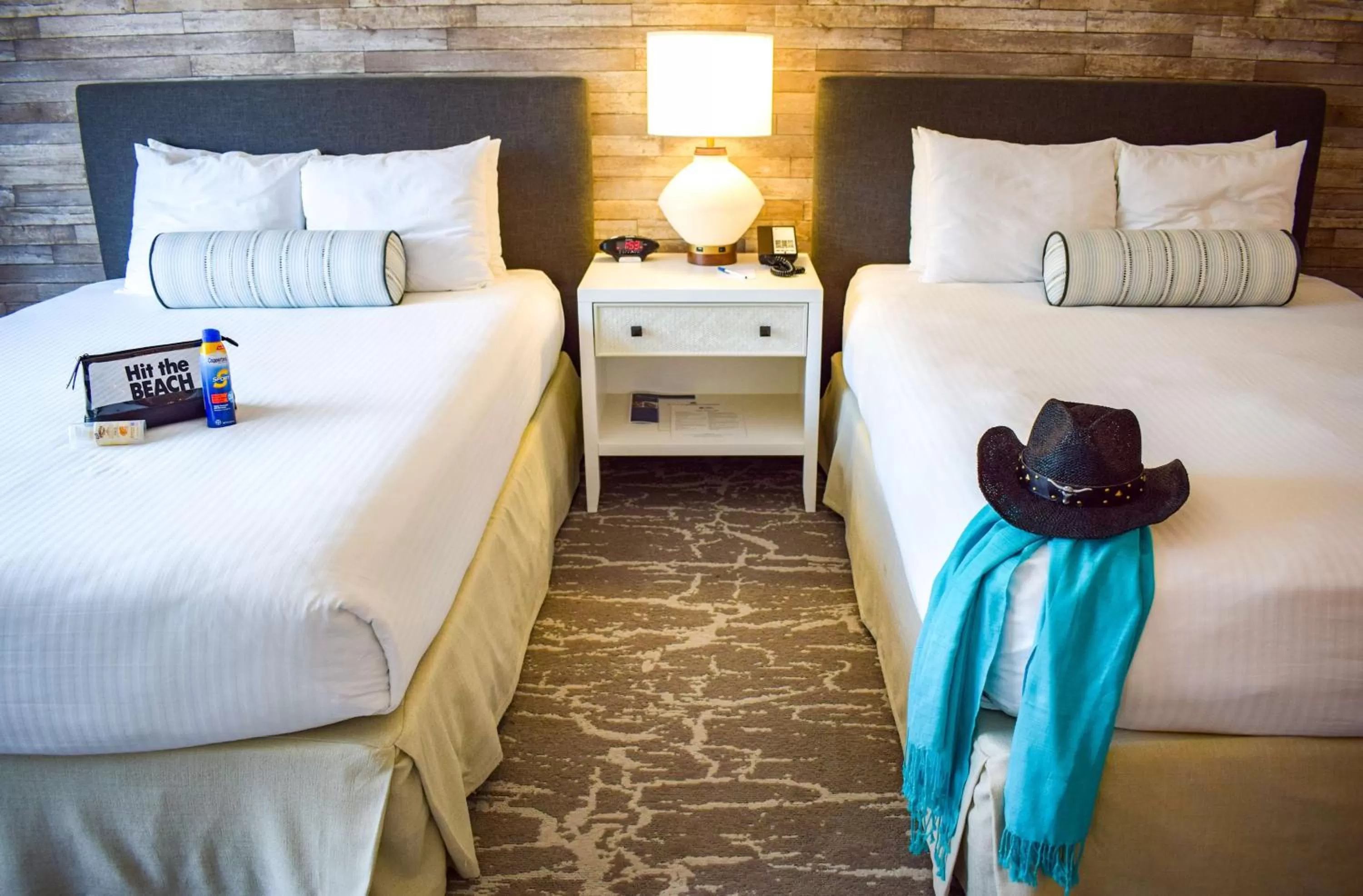 Photo of the whole room, Bed in Beachside Inn