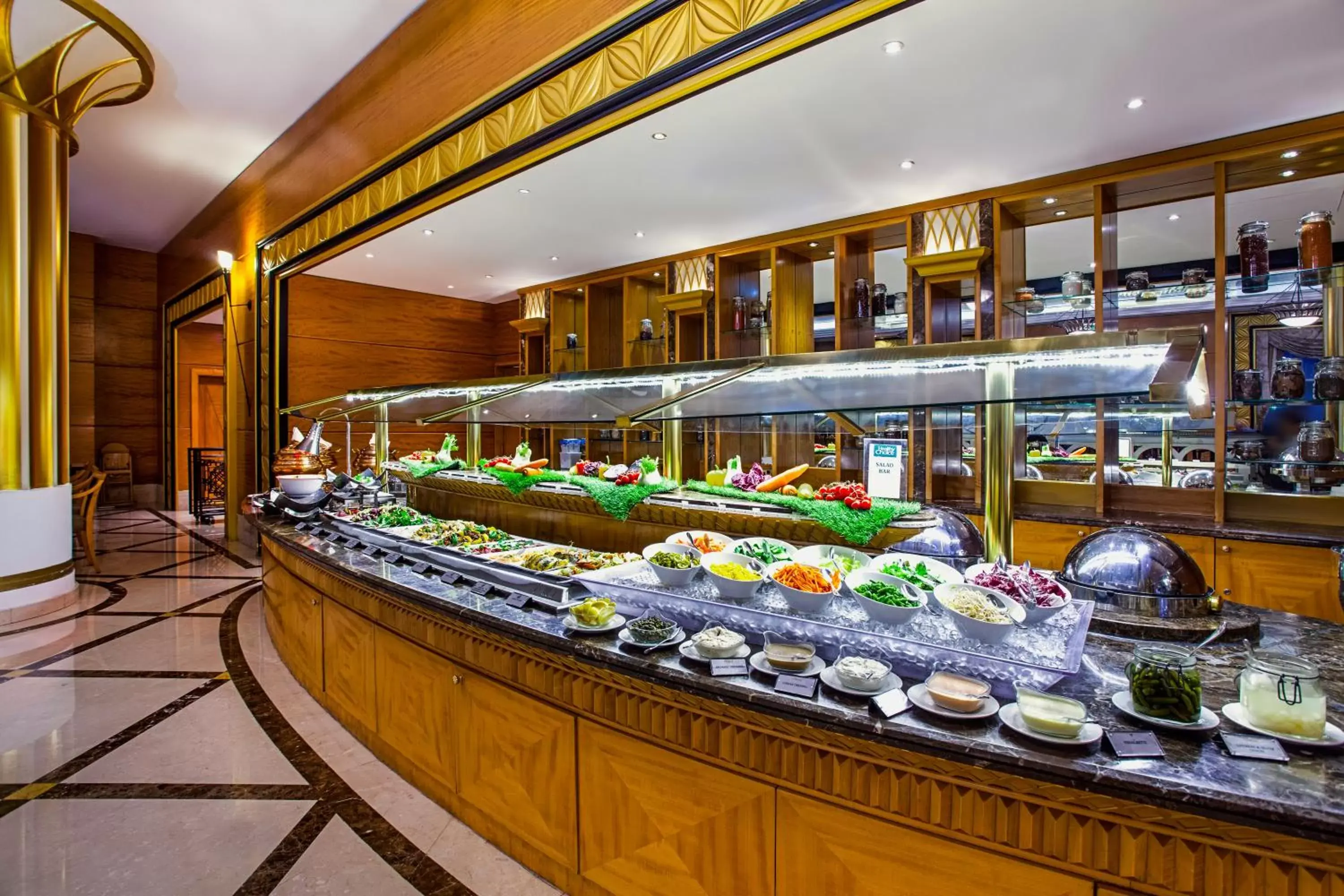 Restaurant/places to eat in Corniche Hotel Abu Dhabi