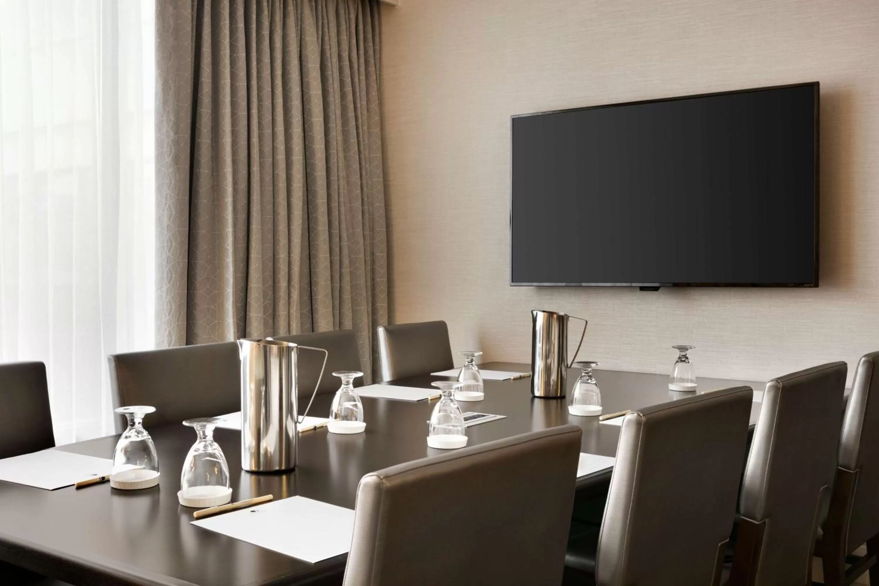 Bedroom in DoubleTree by Hilton McLean Tysons