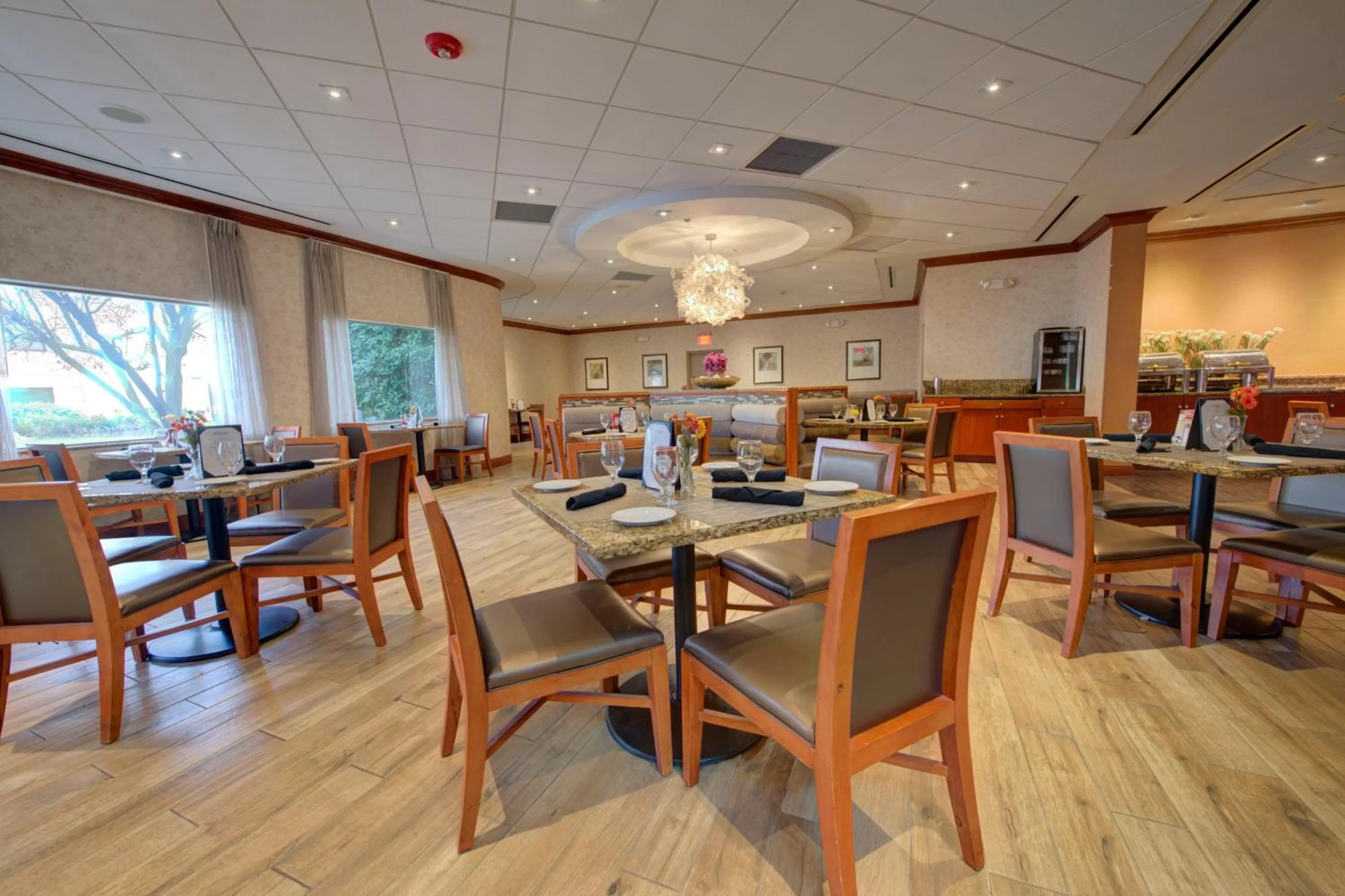 Restaurant/places to eat in Holiday Inn Plainview-Long Island by IHG