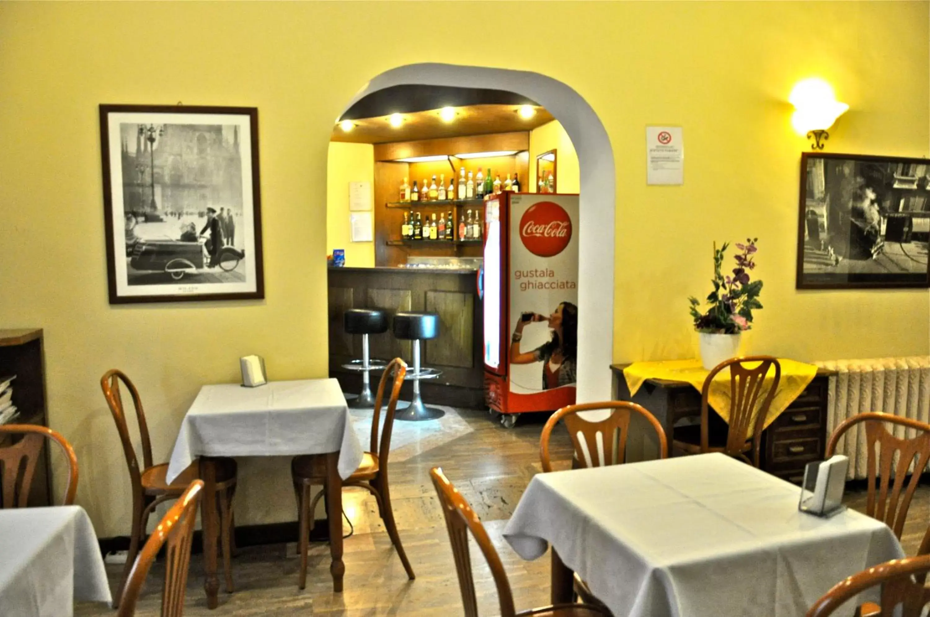 Lounge or bar, Restaurant/Places to Eat in Hotel Vecchia Milano