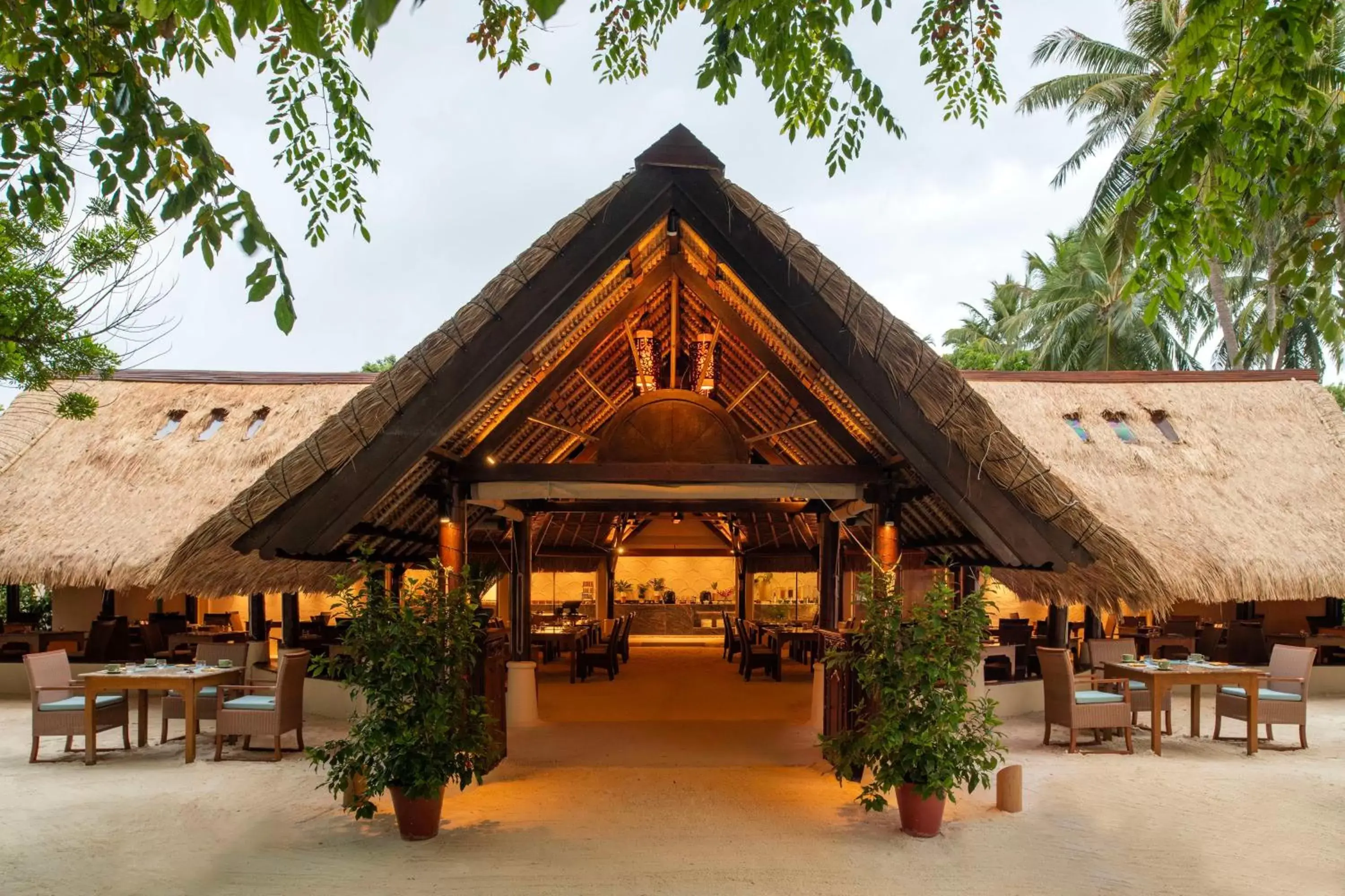 Restaurant/Places to Eat in Banyan Tree Vabbinfaru