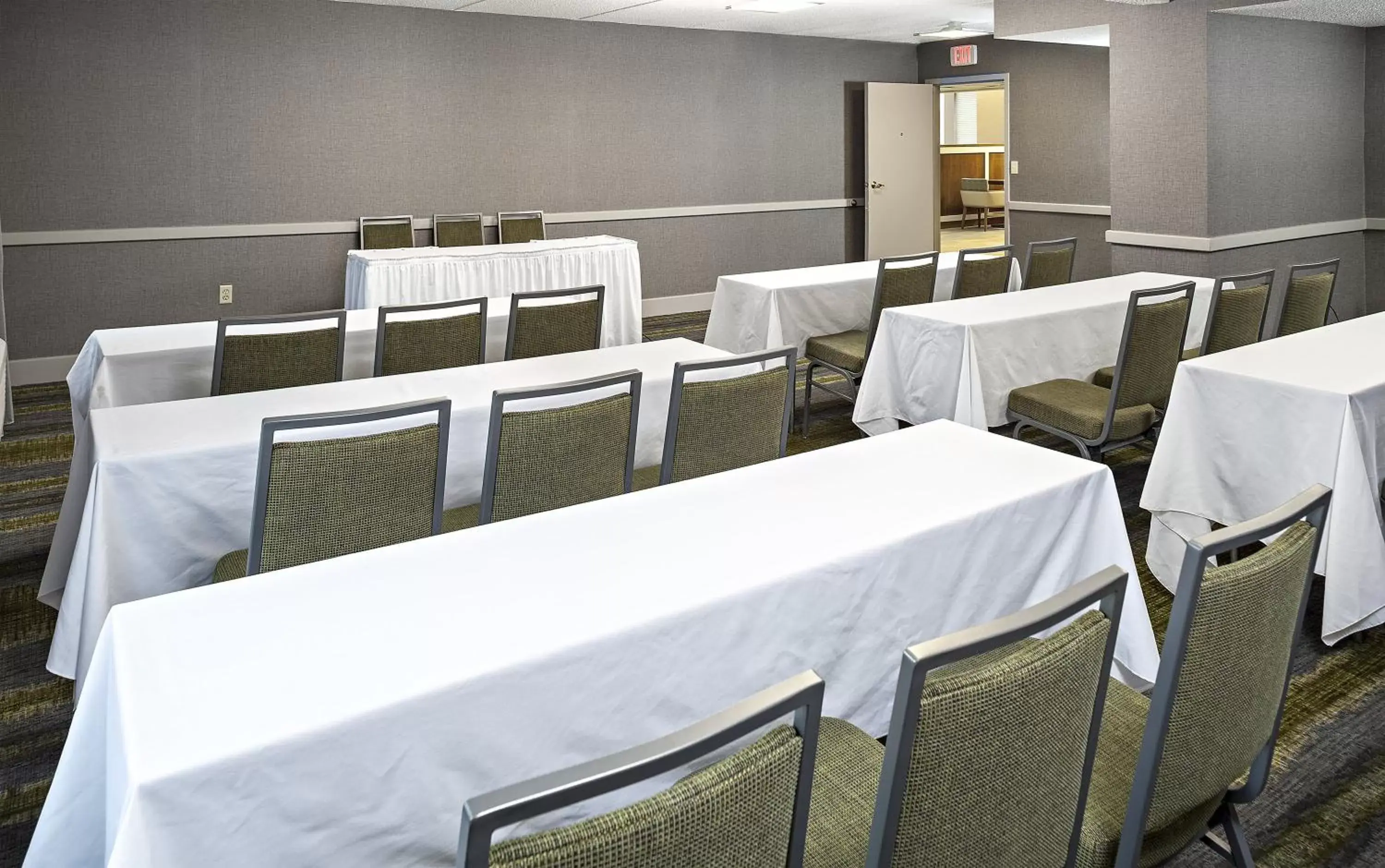 Meeting/conference room in Holiday Inn Salem, an IHG Hotel
