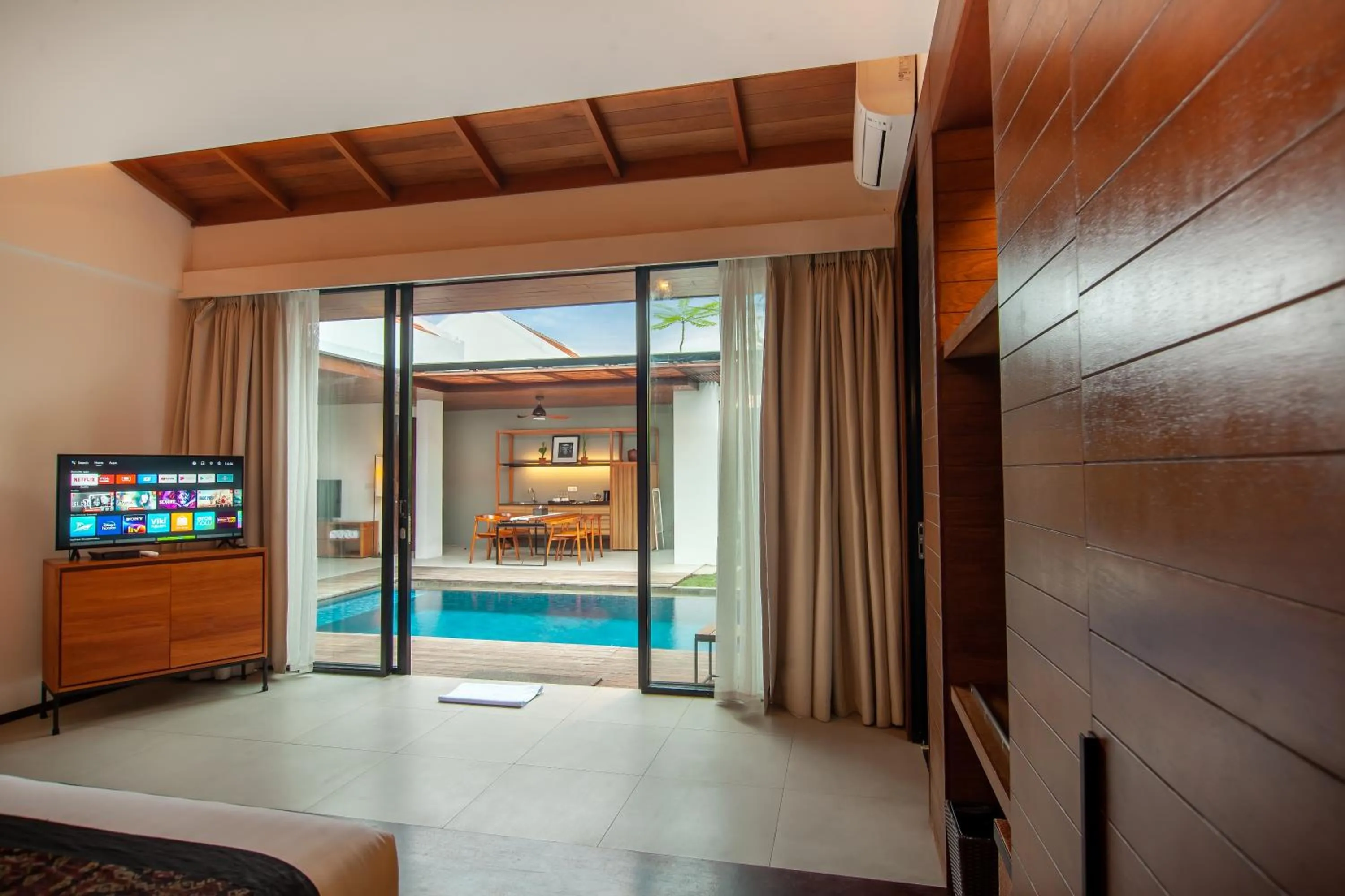 Bed in Abia Villa Legian