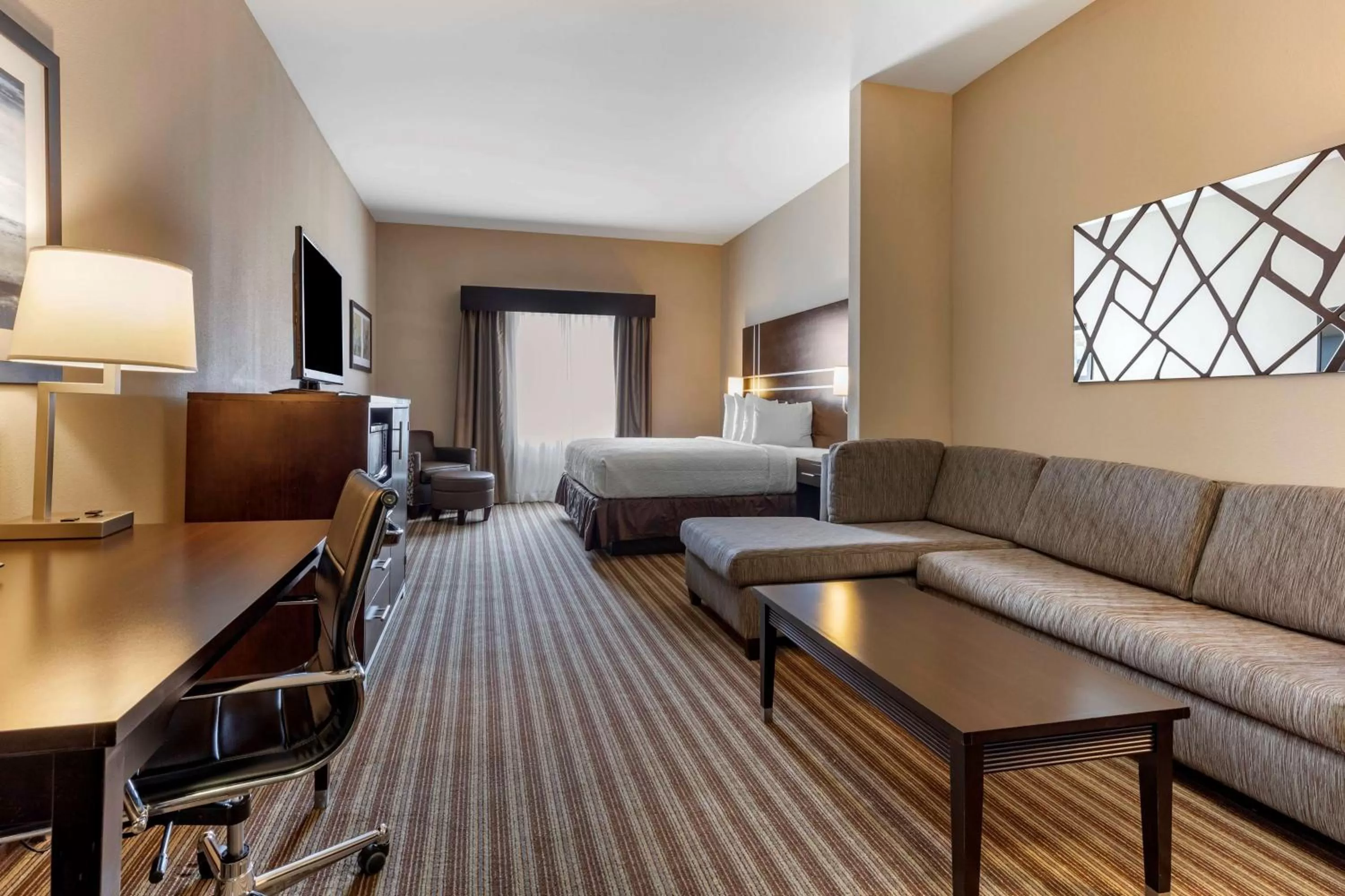 Photo of the whole room, Bed in Best Western Plus North Odessa Inn & Suites