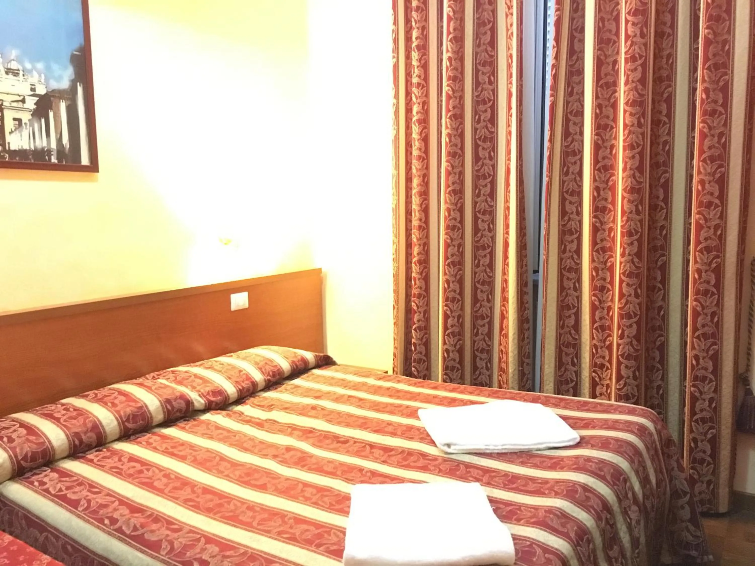 Bed in Toffa Place In Rome