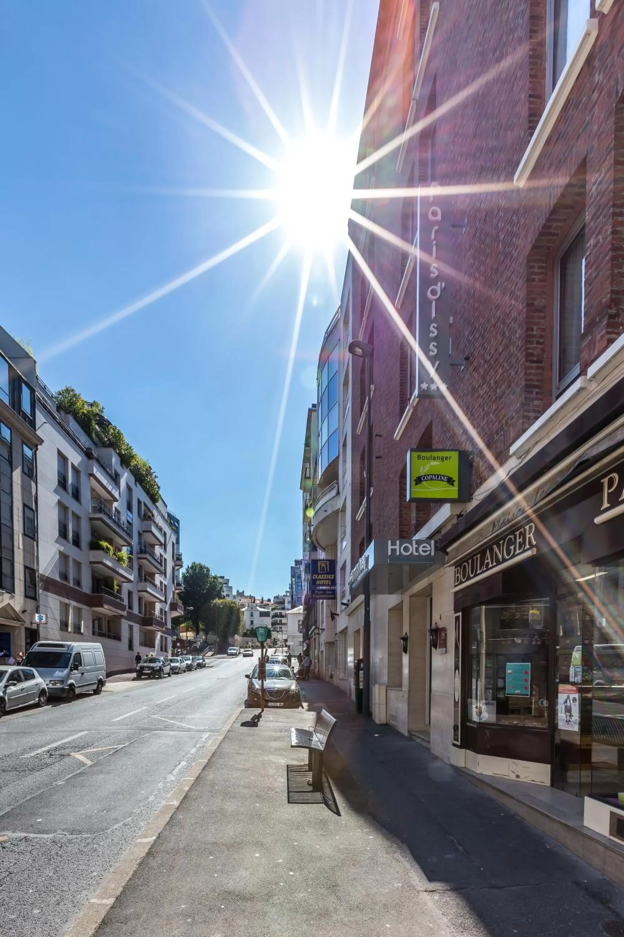 Facade/entrance in Paris d'Issy Hôtel Porte de Versailles