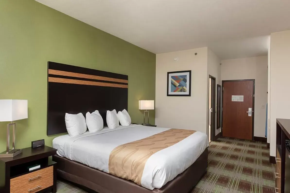 Photo of the whole room, Bed in Quality Inn & Suites