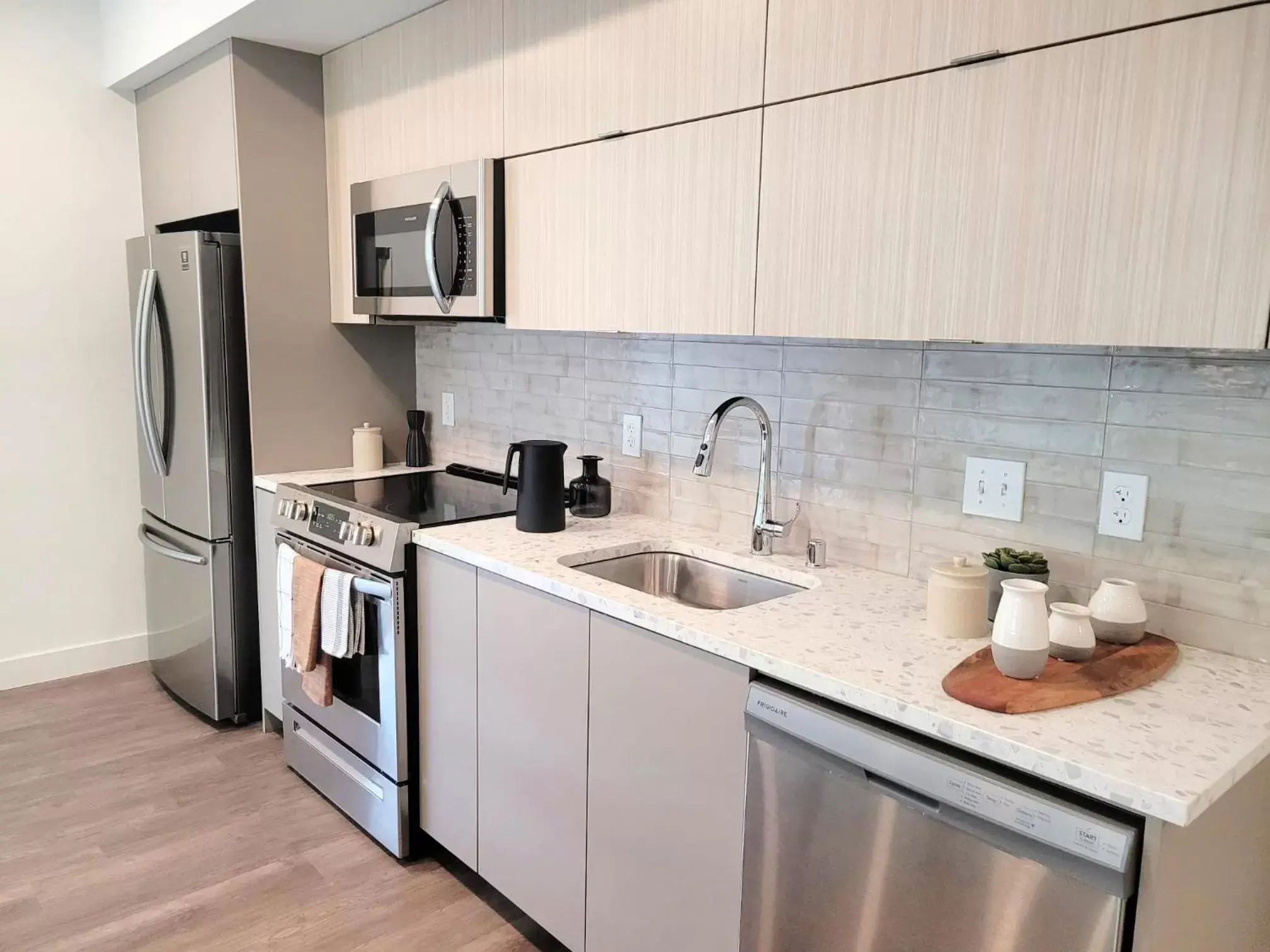 kitchen, Kitchen/Kitchenette in Gorgeous Hollywood Apts LA's Best Location and Amazing Roof Deck