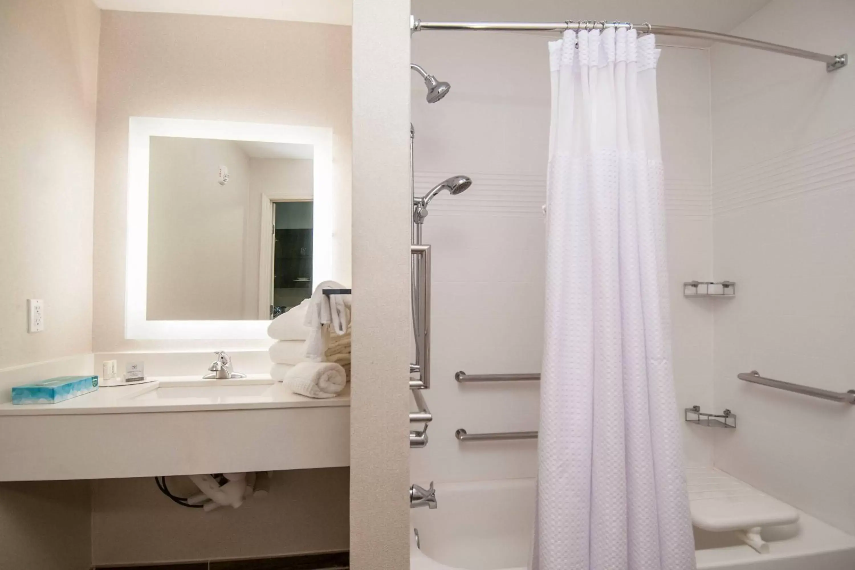 Bathroom in TownePlace Suites by Marriott Vidalia Riverfront