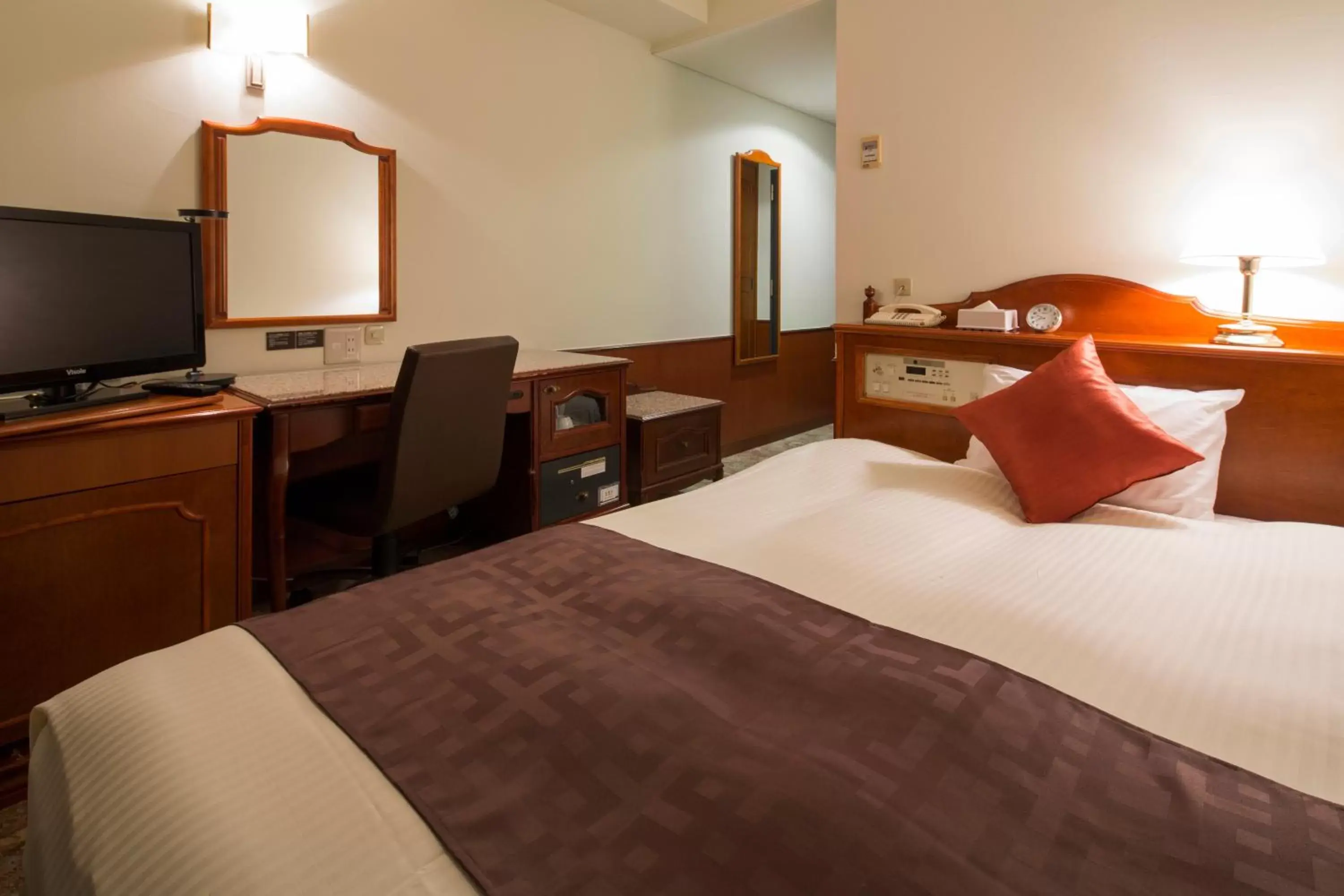 Bedroom, Bed in Premier Hotel -CABIN- Obihiro