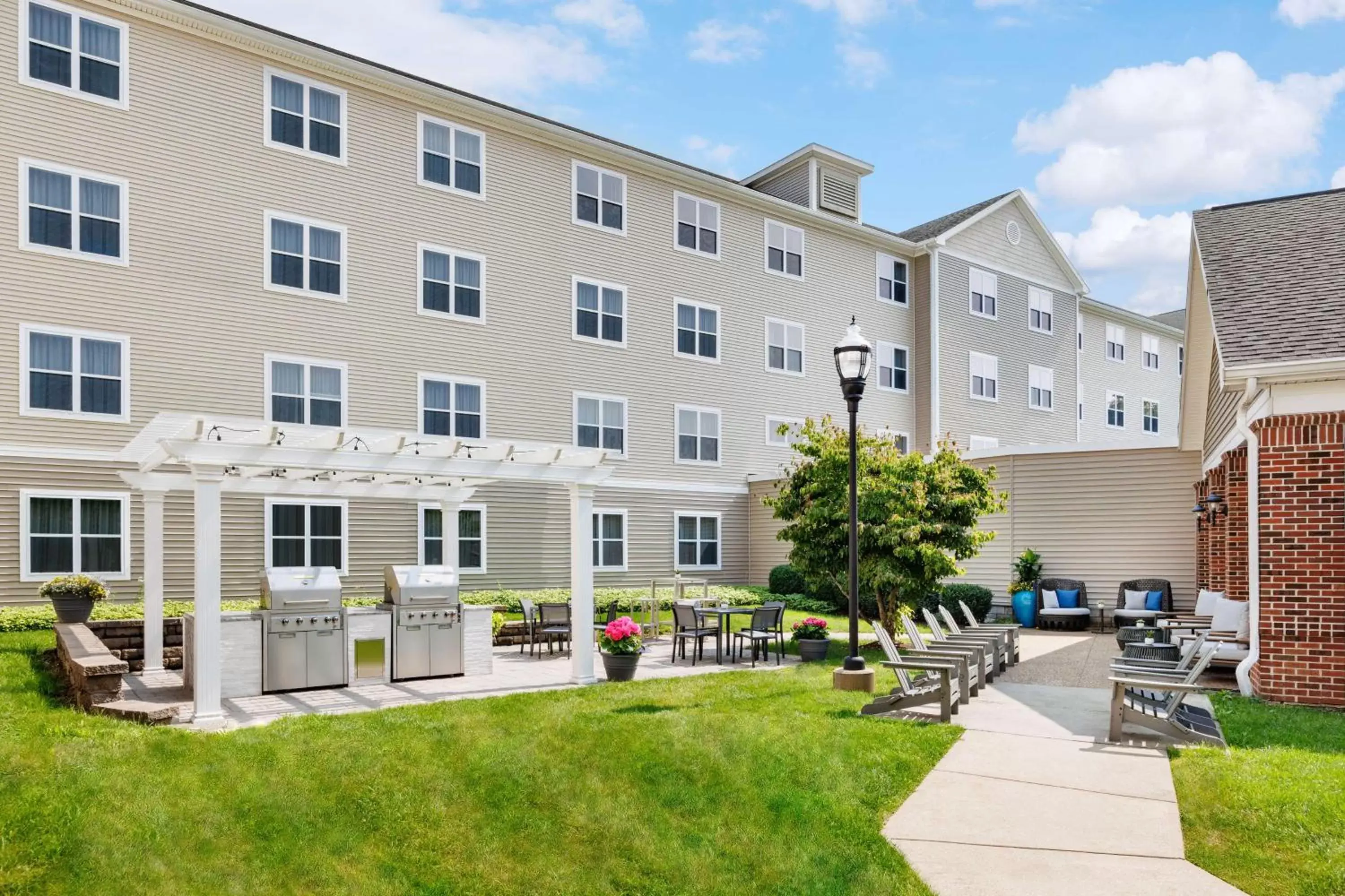 Patio, Property Building in Homewood Suites by Hilton Portsmouth