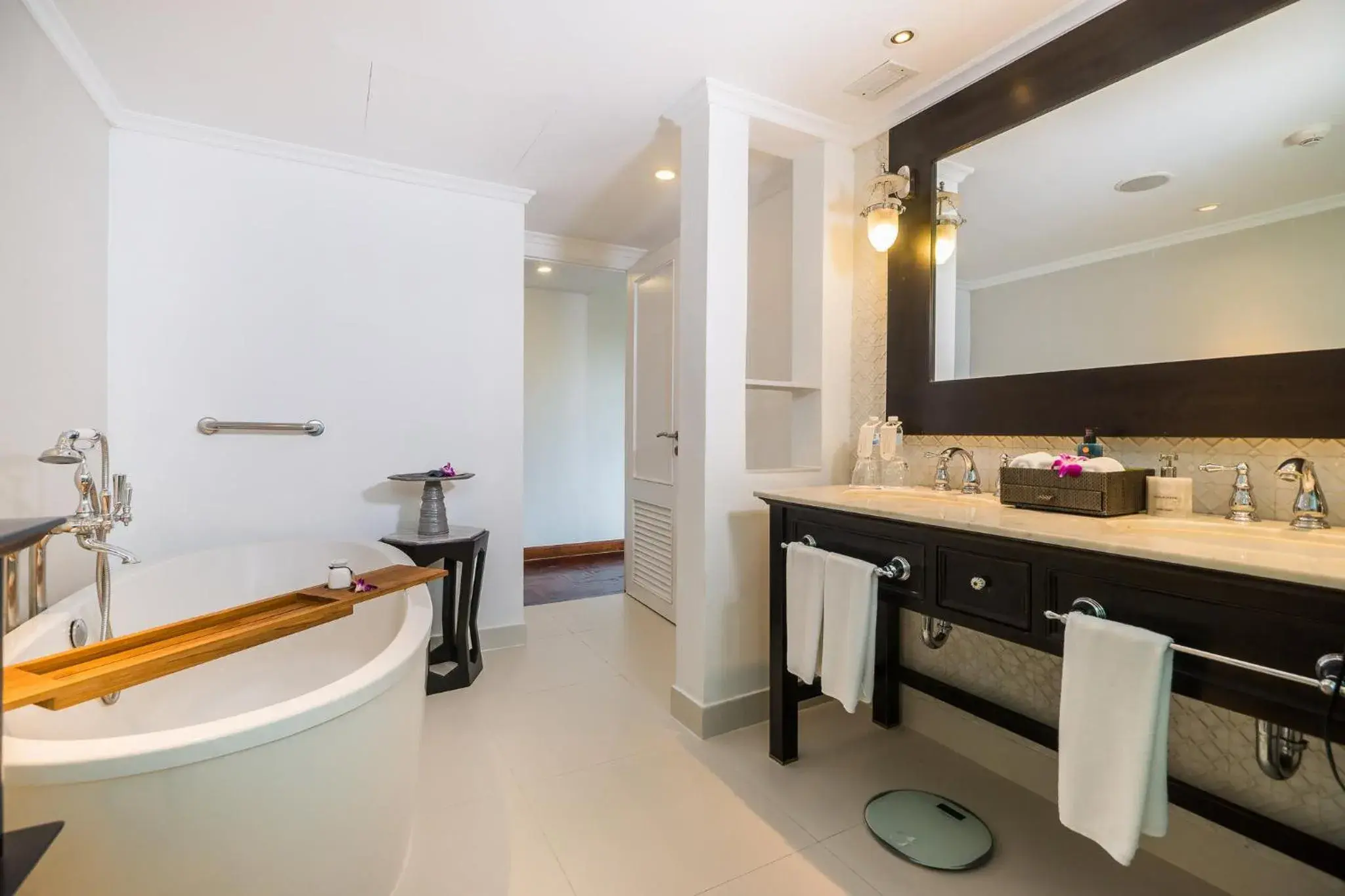 Bathroom in InterContinental Koh Samui Resort, an IHG Hotel