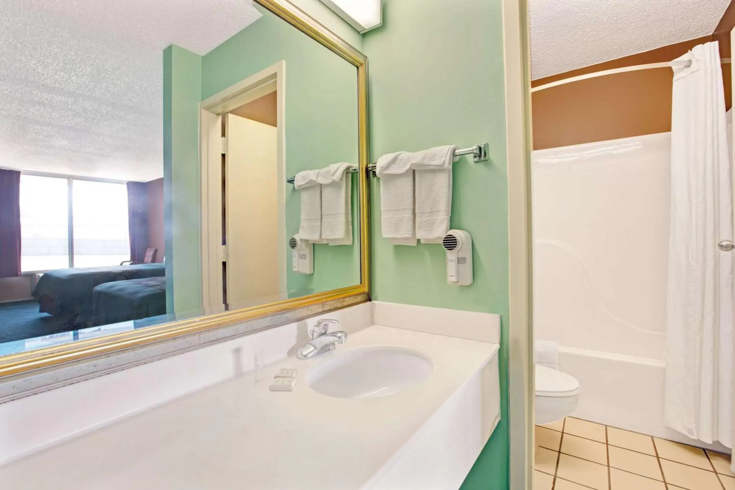 Photo of the whole room in Super 8 by Wyndham Gaffney Photo of the whole room in Super 8 by Wyndham Gaffney