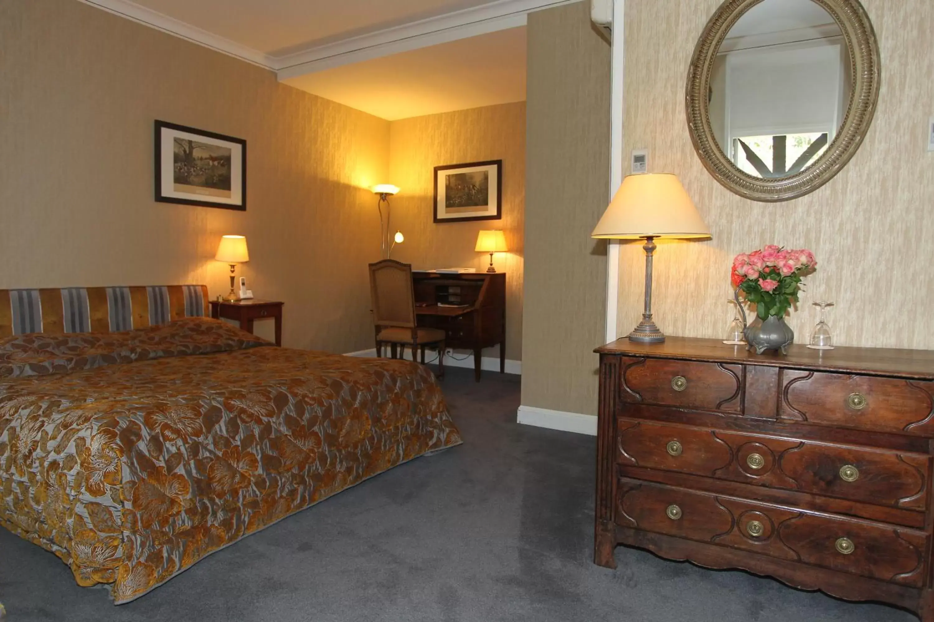 Bedroom, Bed in Hôtellerie Du Bas-Bréau