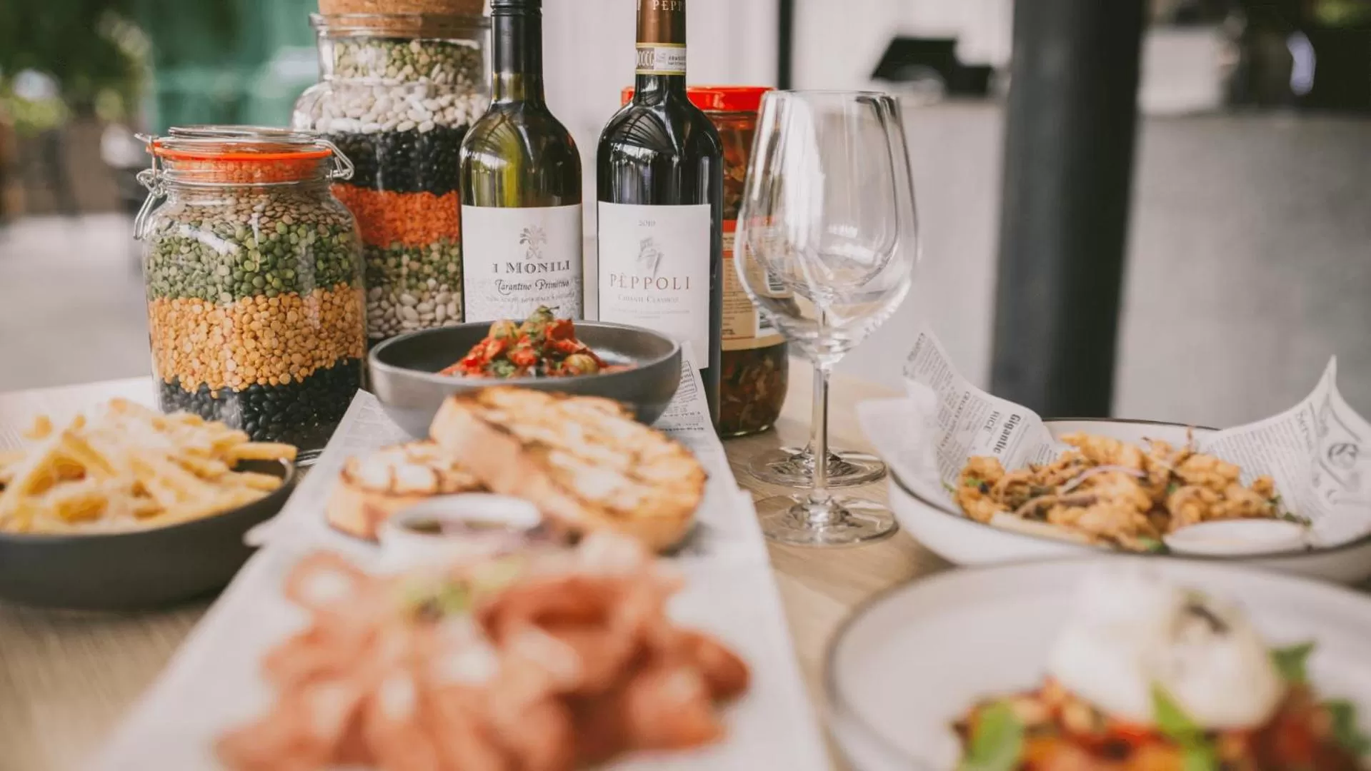 Restaurant/places to eat in Mercure Brisbane Spring Hill