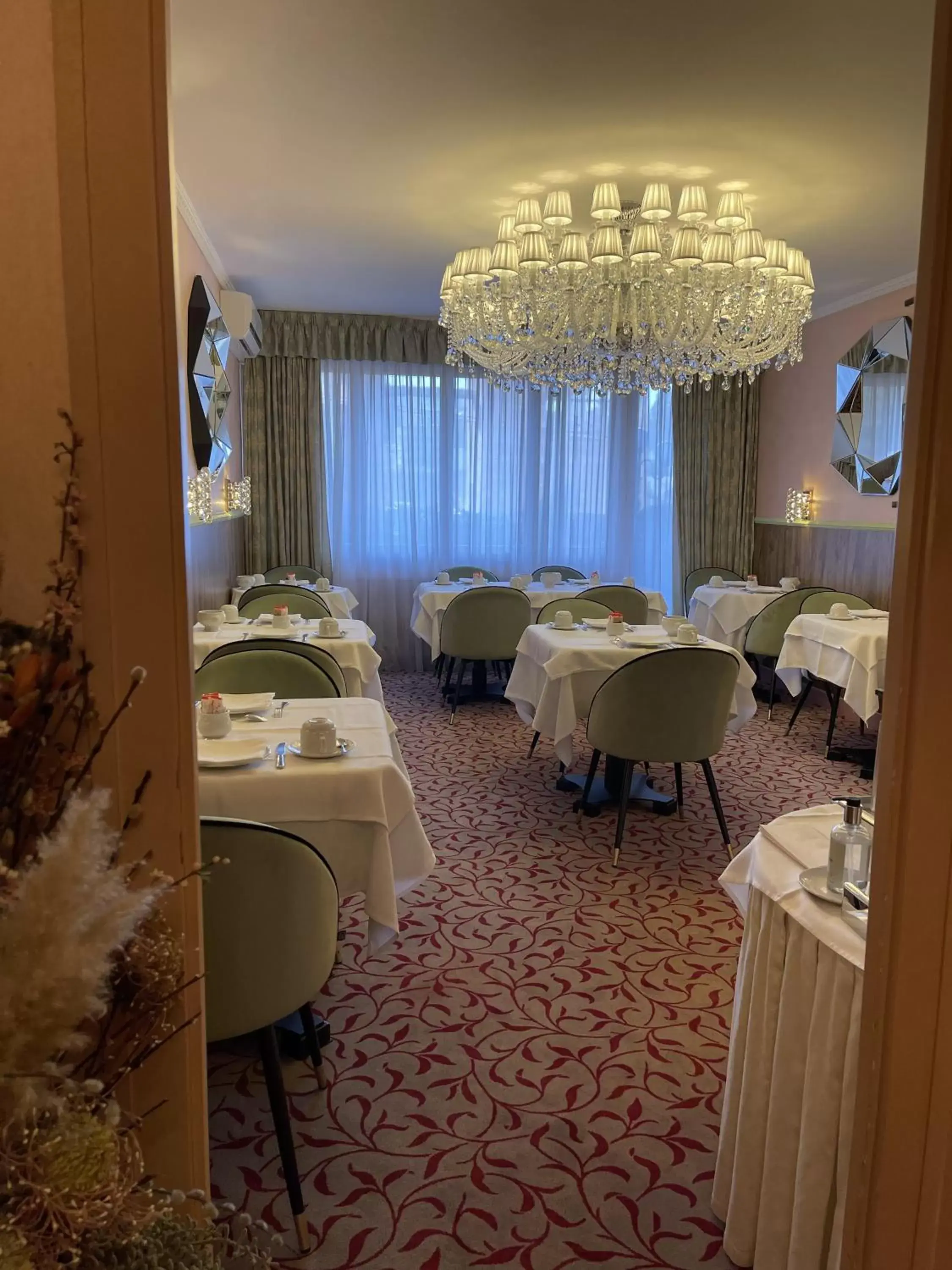 Breakfast, Banquet Facilities in Hotel Adriatica