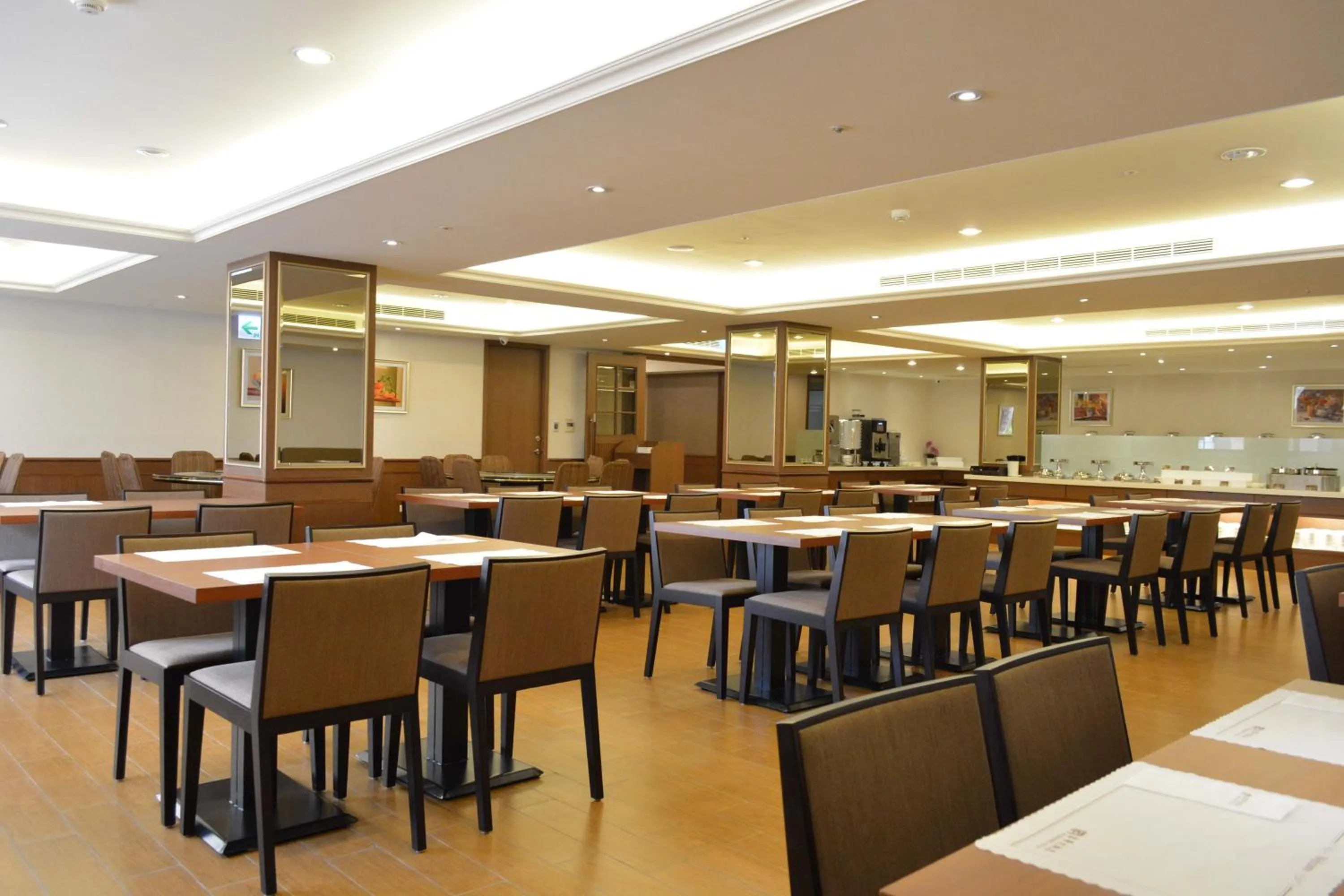 Restaurant/places to eat in Fuward Hotel Tainan