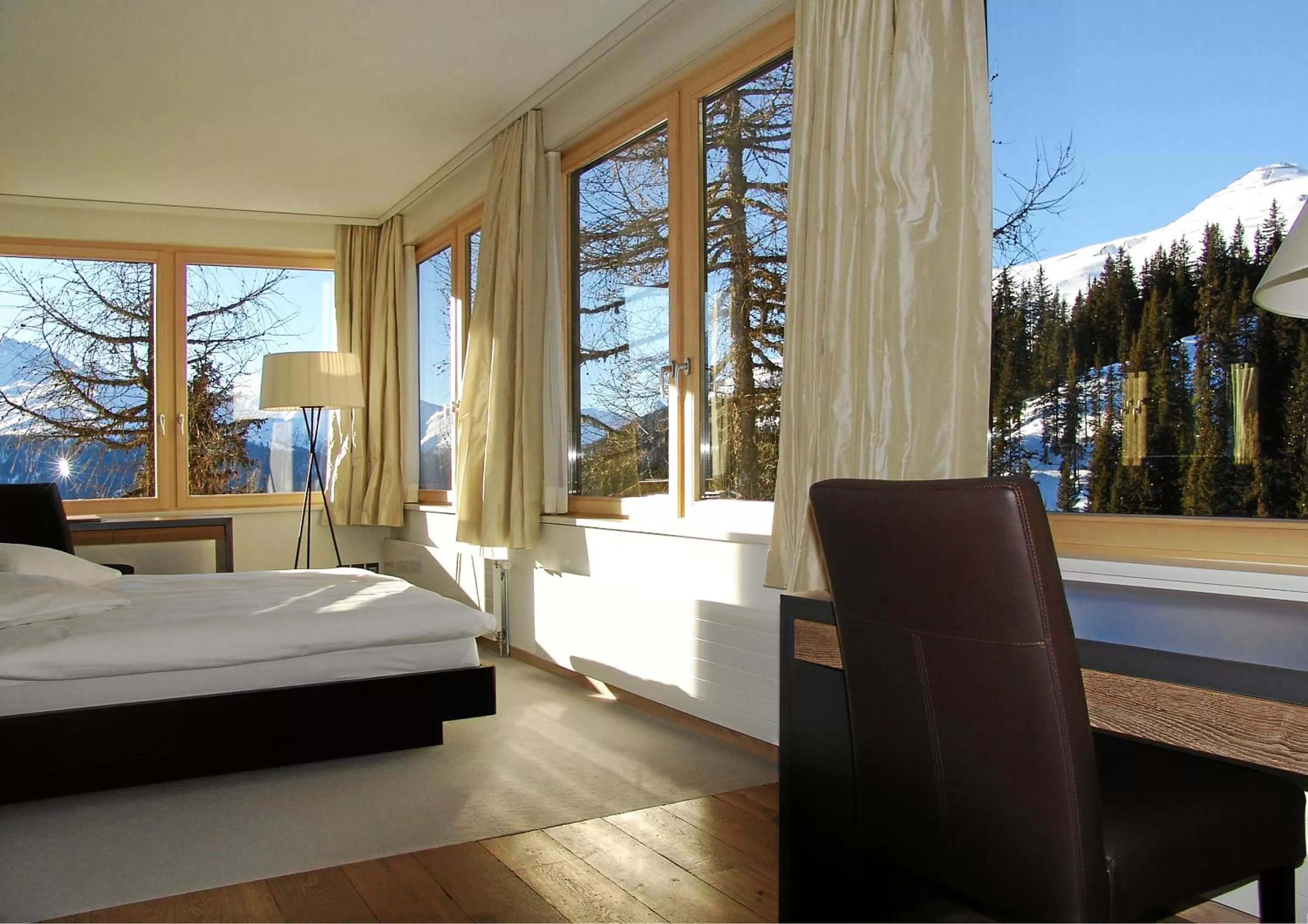 Bedroom, Bed in Schatzalp Hotel