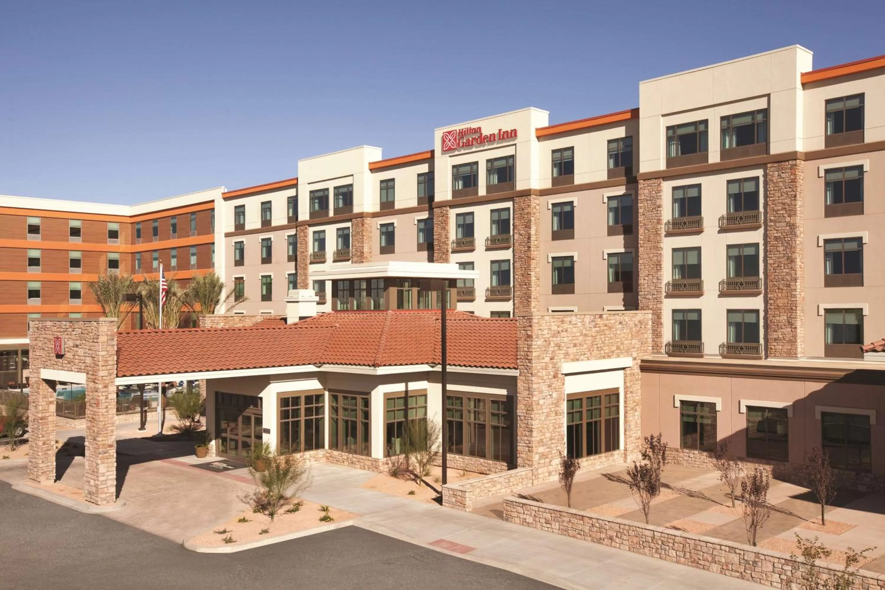 Property building in Hilton Garden Inn Phoenix-Tempe University Research Park, Az