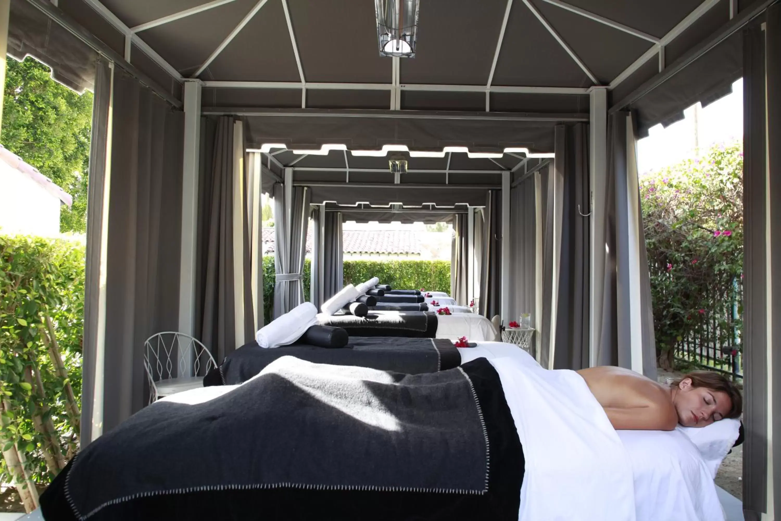 Massage in Avalon Hotel and Bungalows Palm Springs