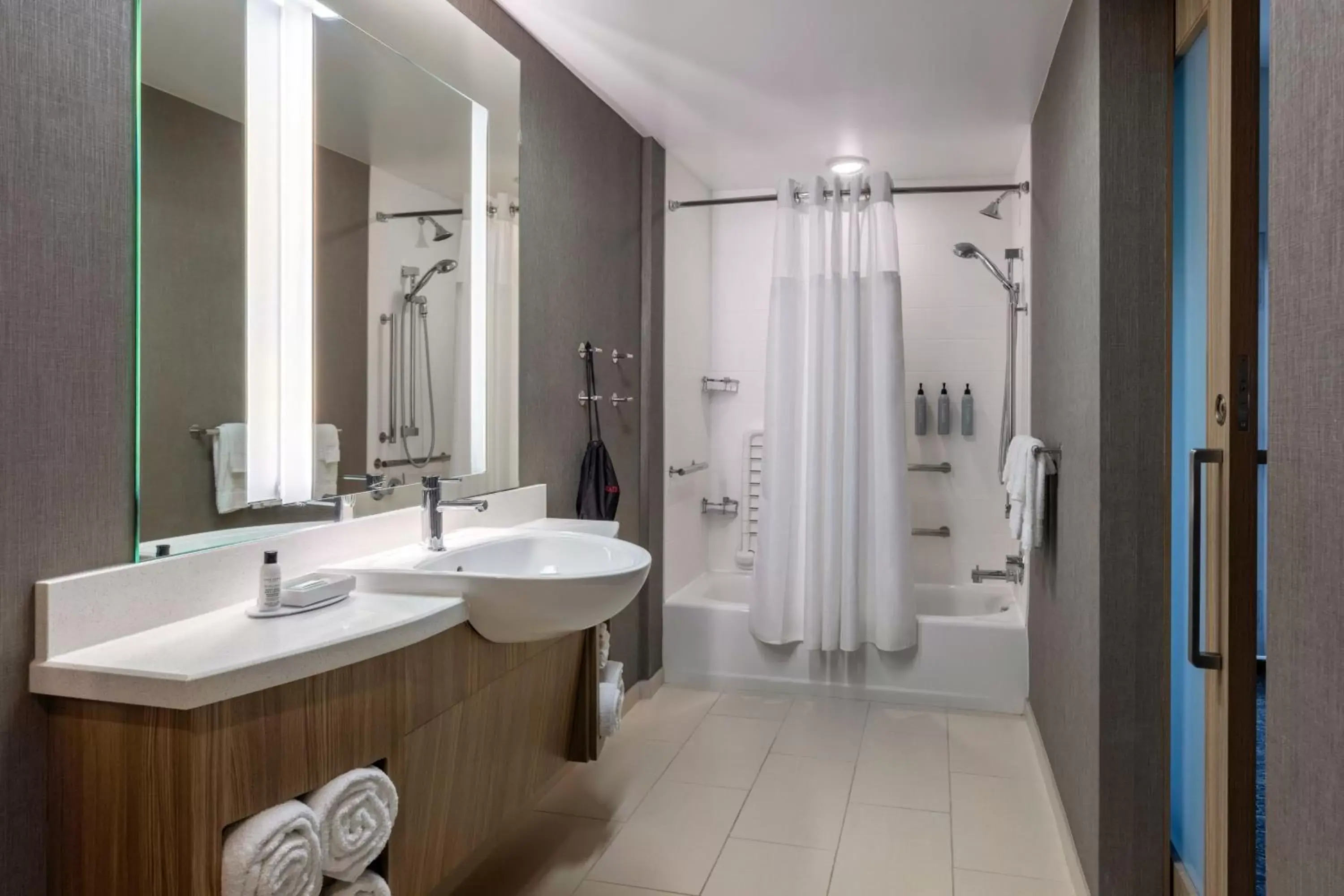 Bathroom in SpringHill Suites by Marriott Amelia Island