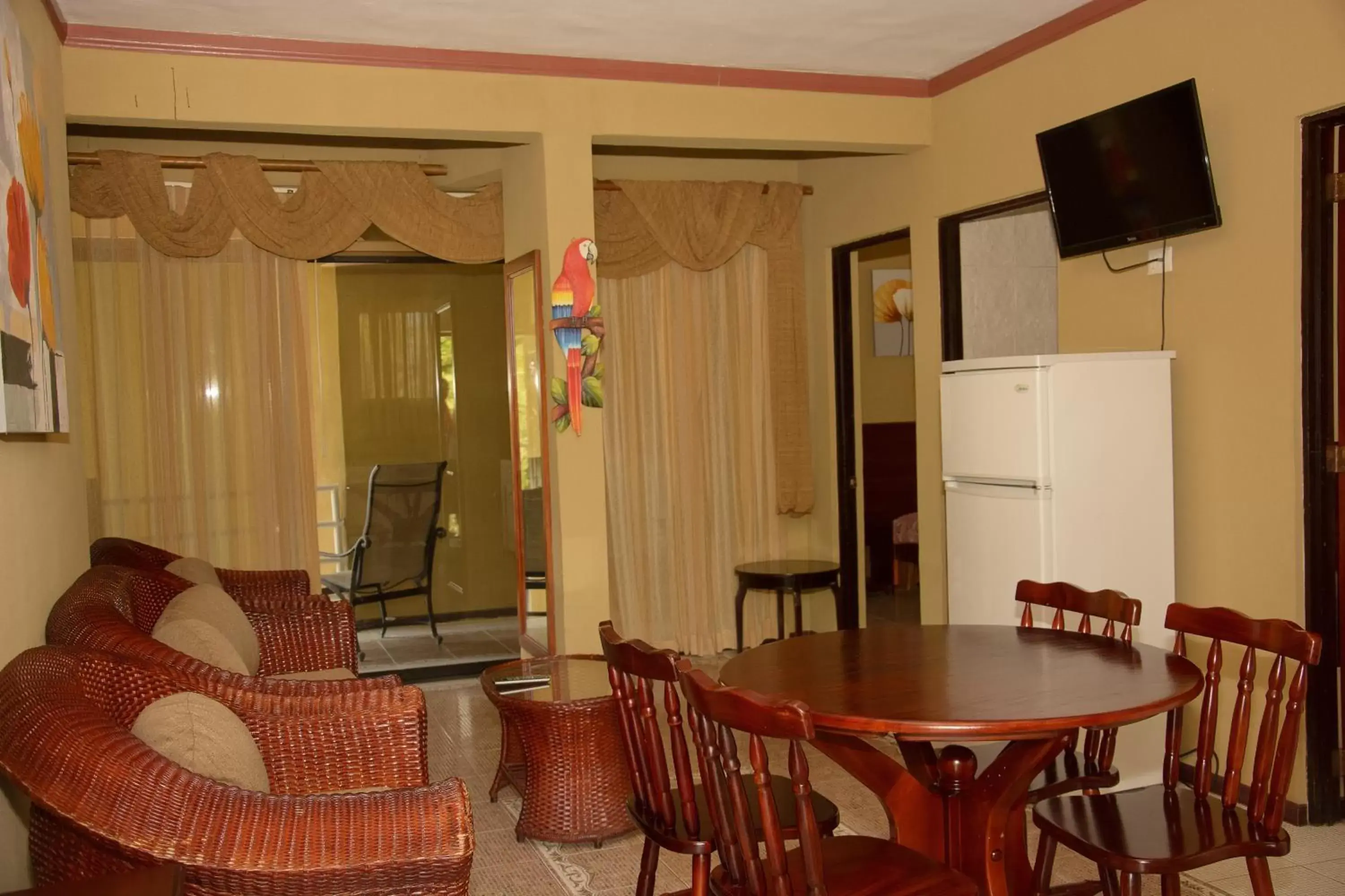 Kitchen or kitchenette, Seating Area in Balcon del Mar Beach Front Hotel