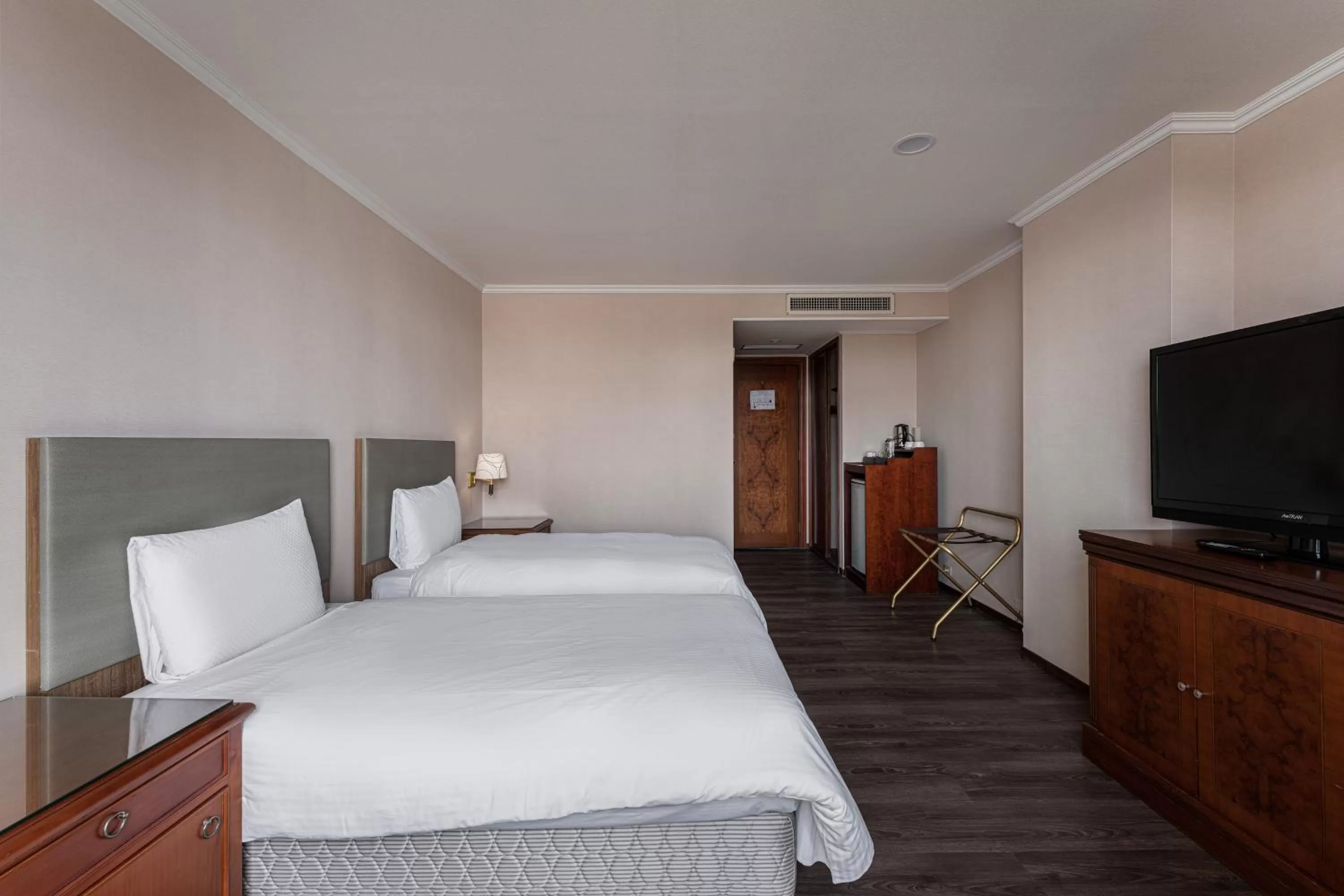 Bed in Hotel j-Metropolis