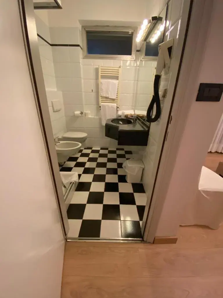 Bathroom in Hotel Cinzia Ristorante