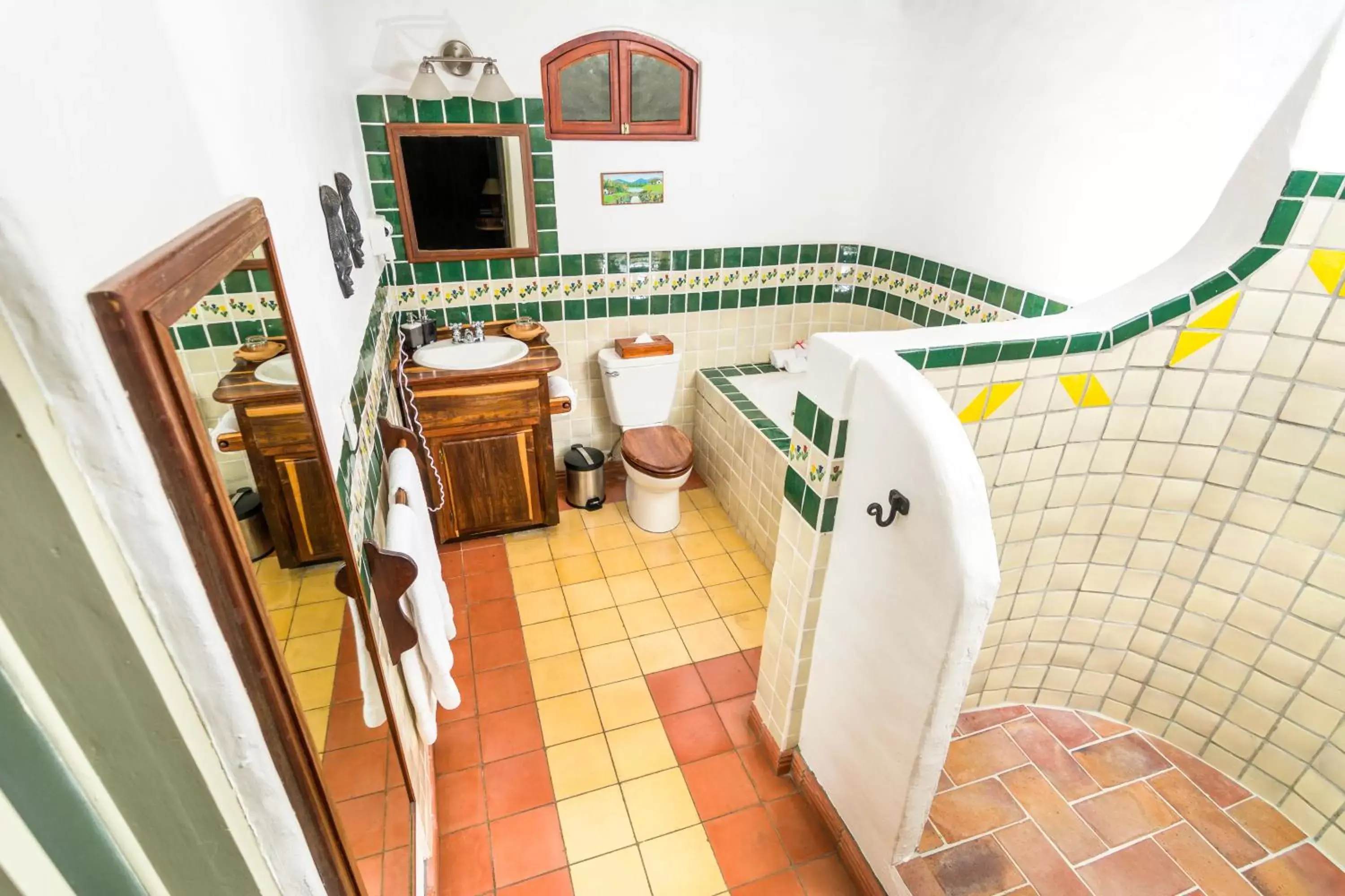 Shower, Bathroom in Finca Rosa Blanca Coffee Farm and Inn