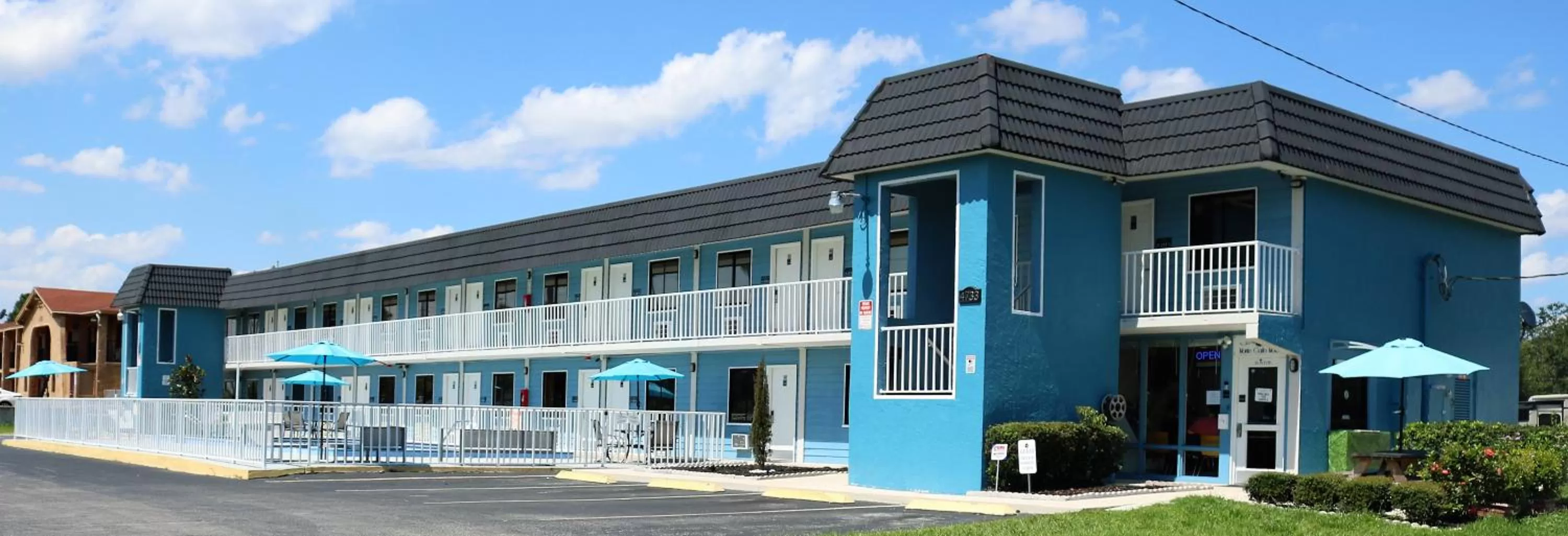 Facade/entrance, Property Building in Monte Carlo Inn- Near Disney